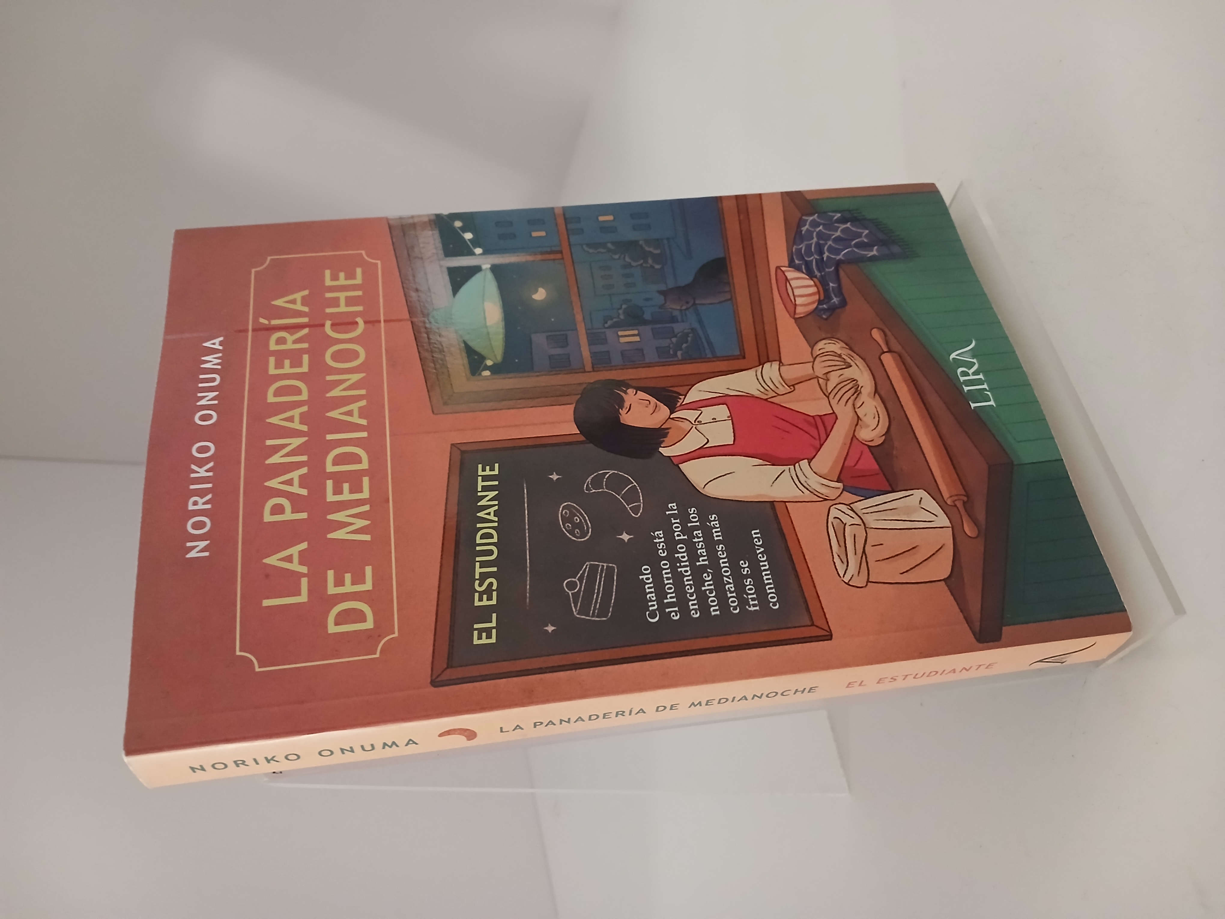 Portada de La panadería de medianoche. El estudiante