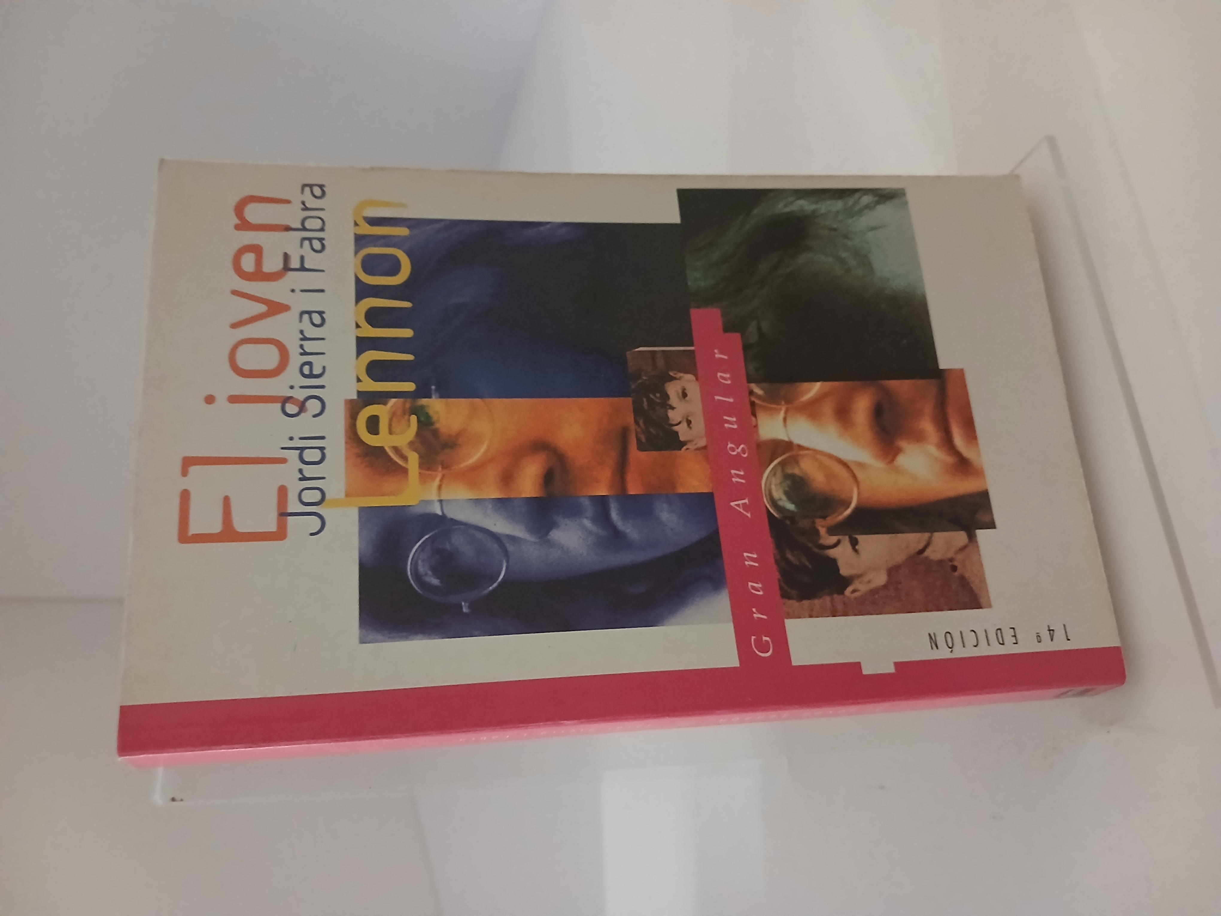 Portada de El joven Lennon