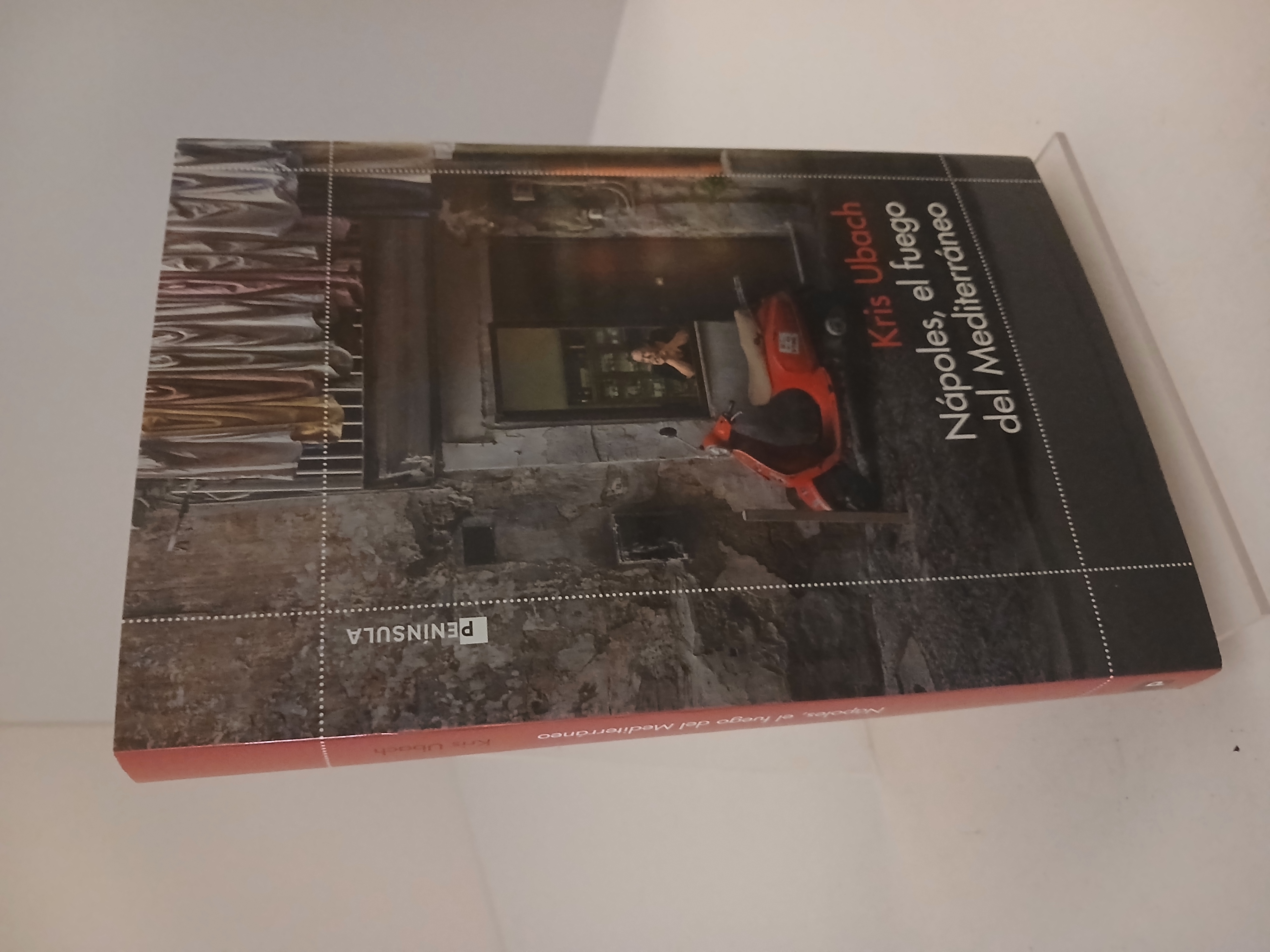 Portada de Nápoles, el fuego del Mediterráneo