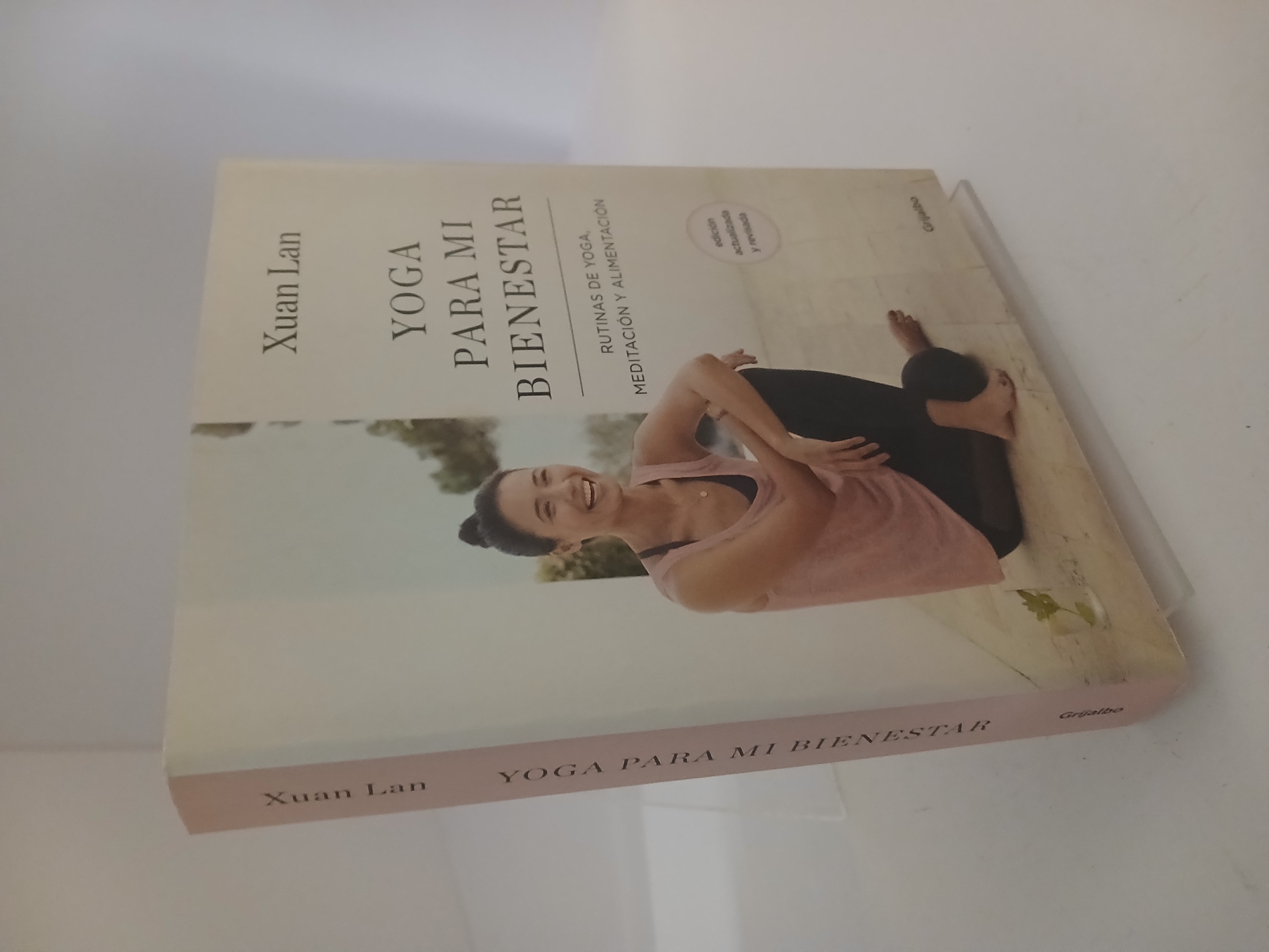 Portada de Yoga para mi bienestar (Edición actualizada): Rutinas de alimentación, meditación y yoga / Yoga for My Well-being