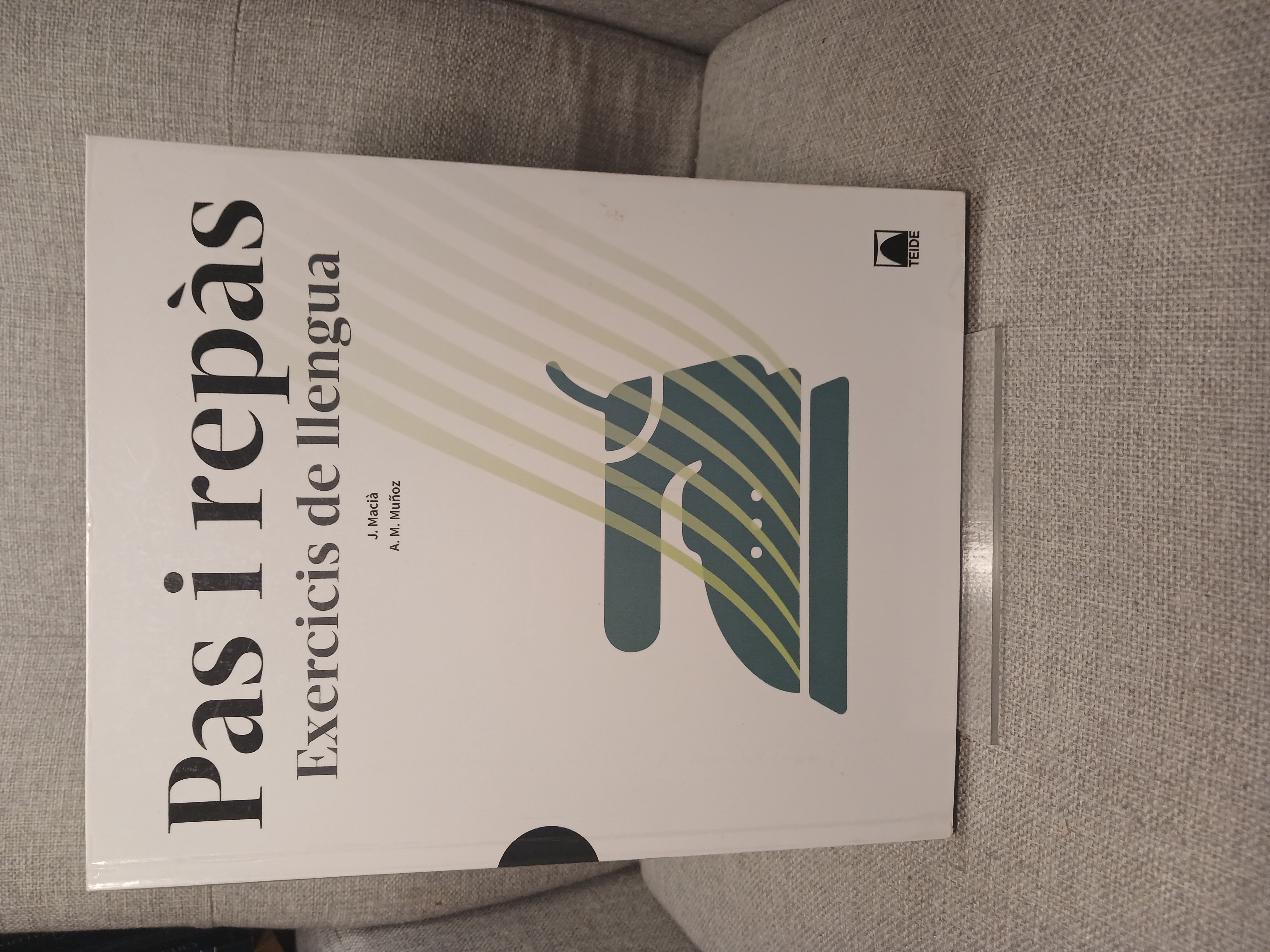 Portada de Nou Pas i Repàs. Llengua catalana BATX