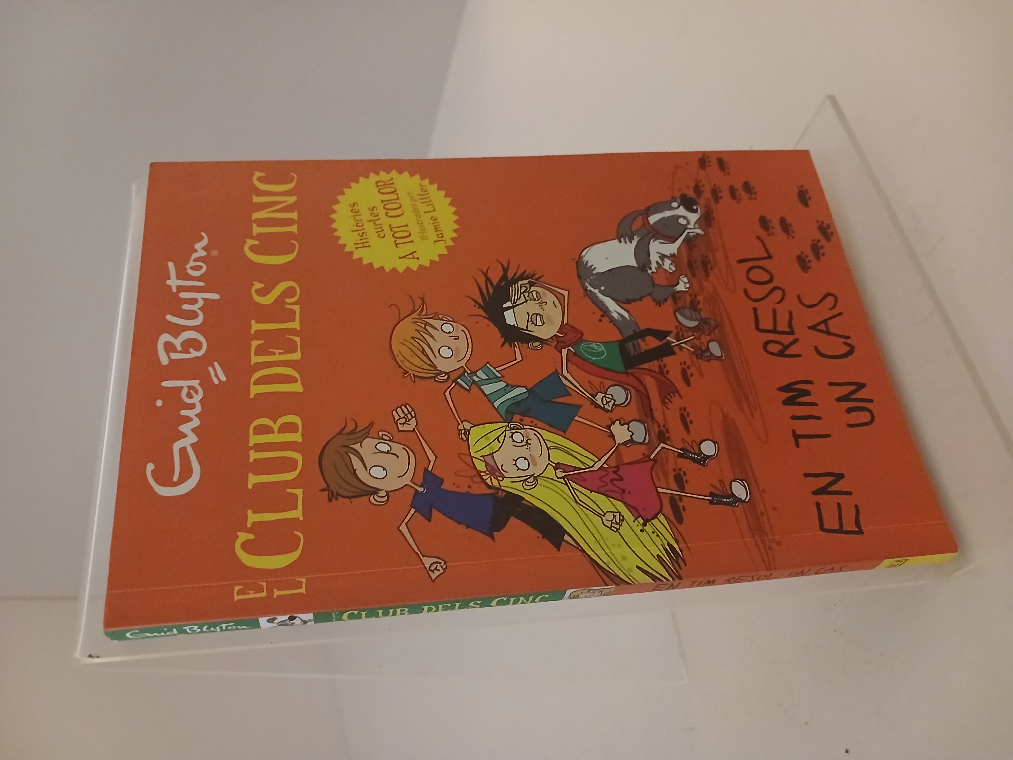 Portada de Els cinc. En Tim resol un cas