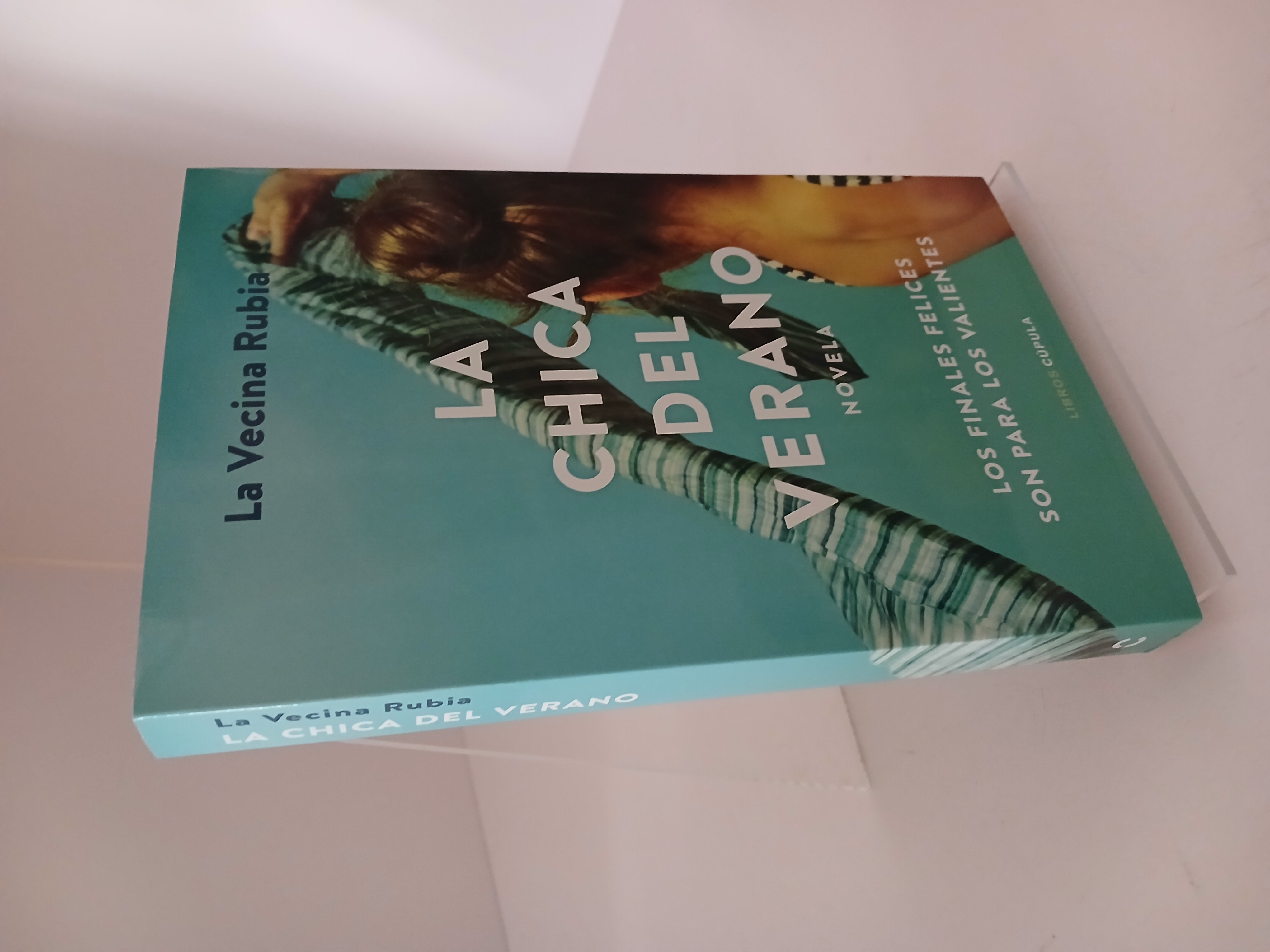 Portada de La chica del verano: novela