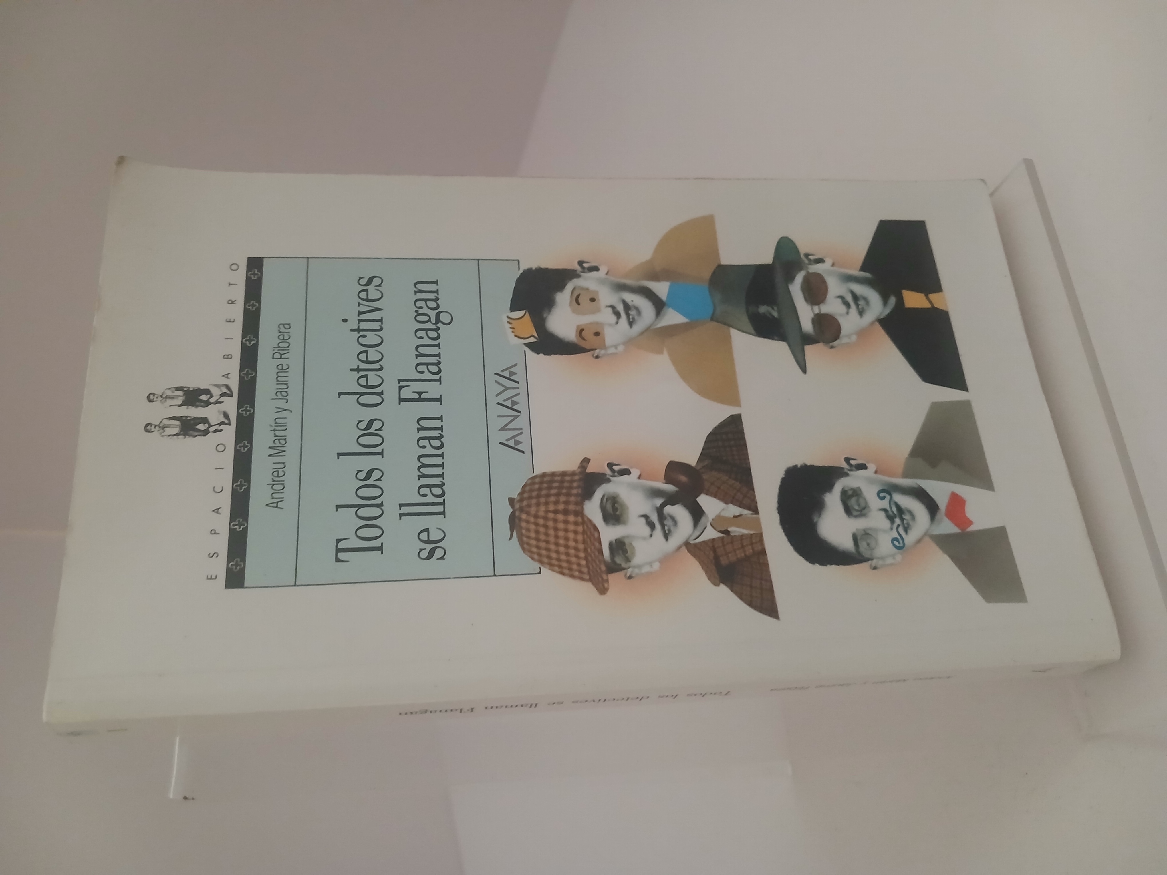 Portada de Todos los detectives se llaman Flanagan