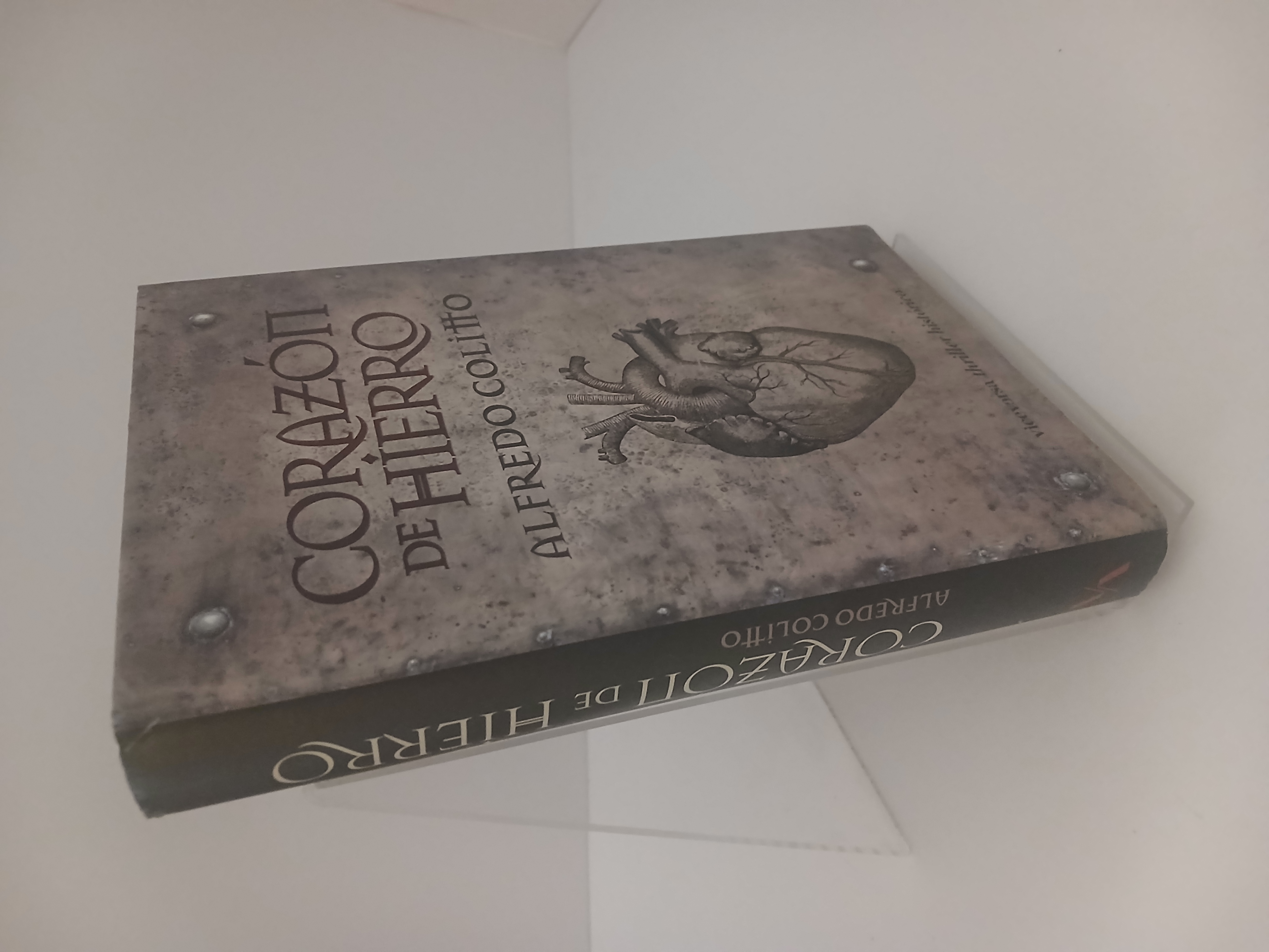 Portada de Corazón de hierro