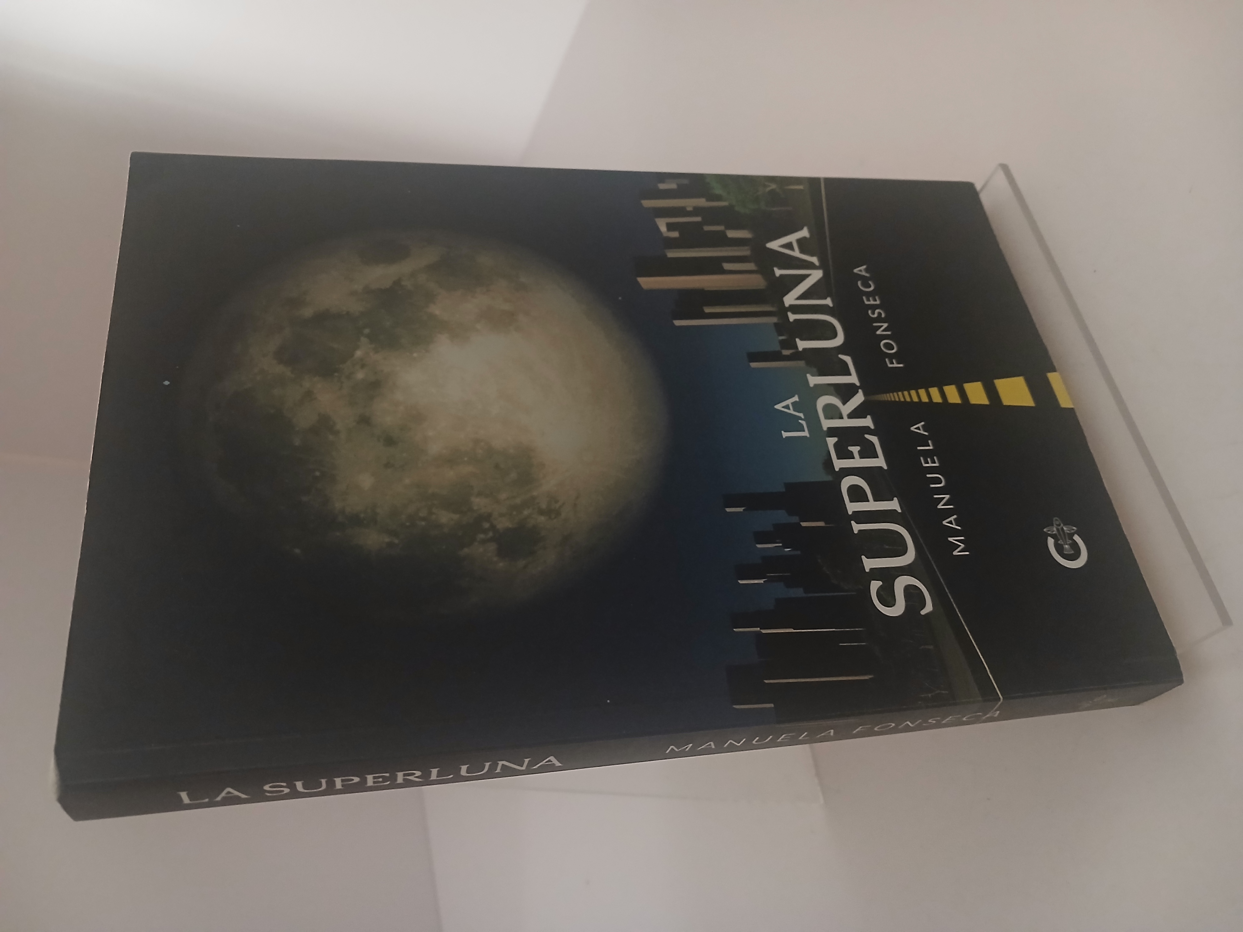 Portada de La Superluna (Spanish Edition)