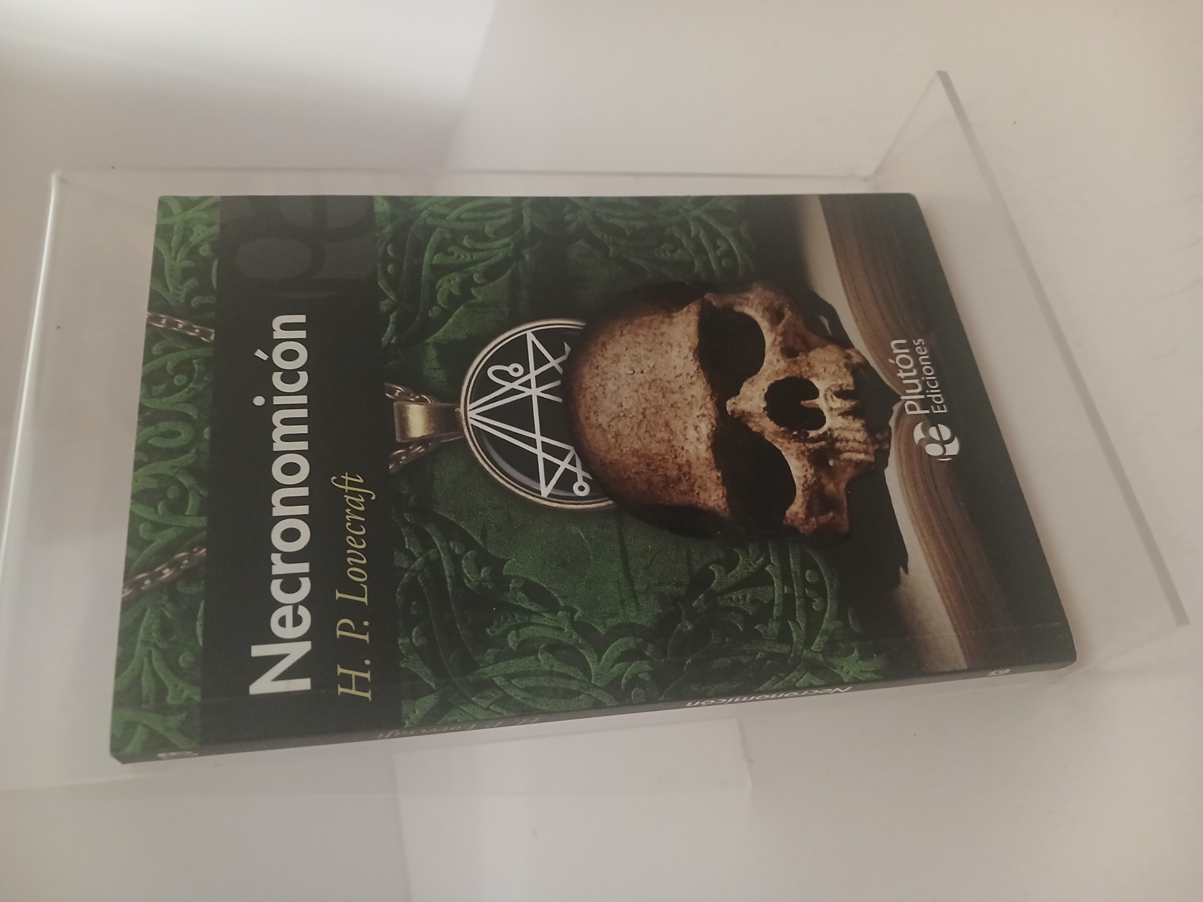 Portada de El Necronomicón