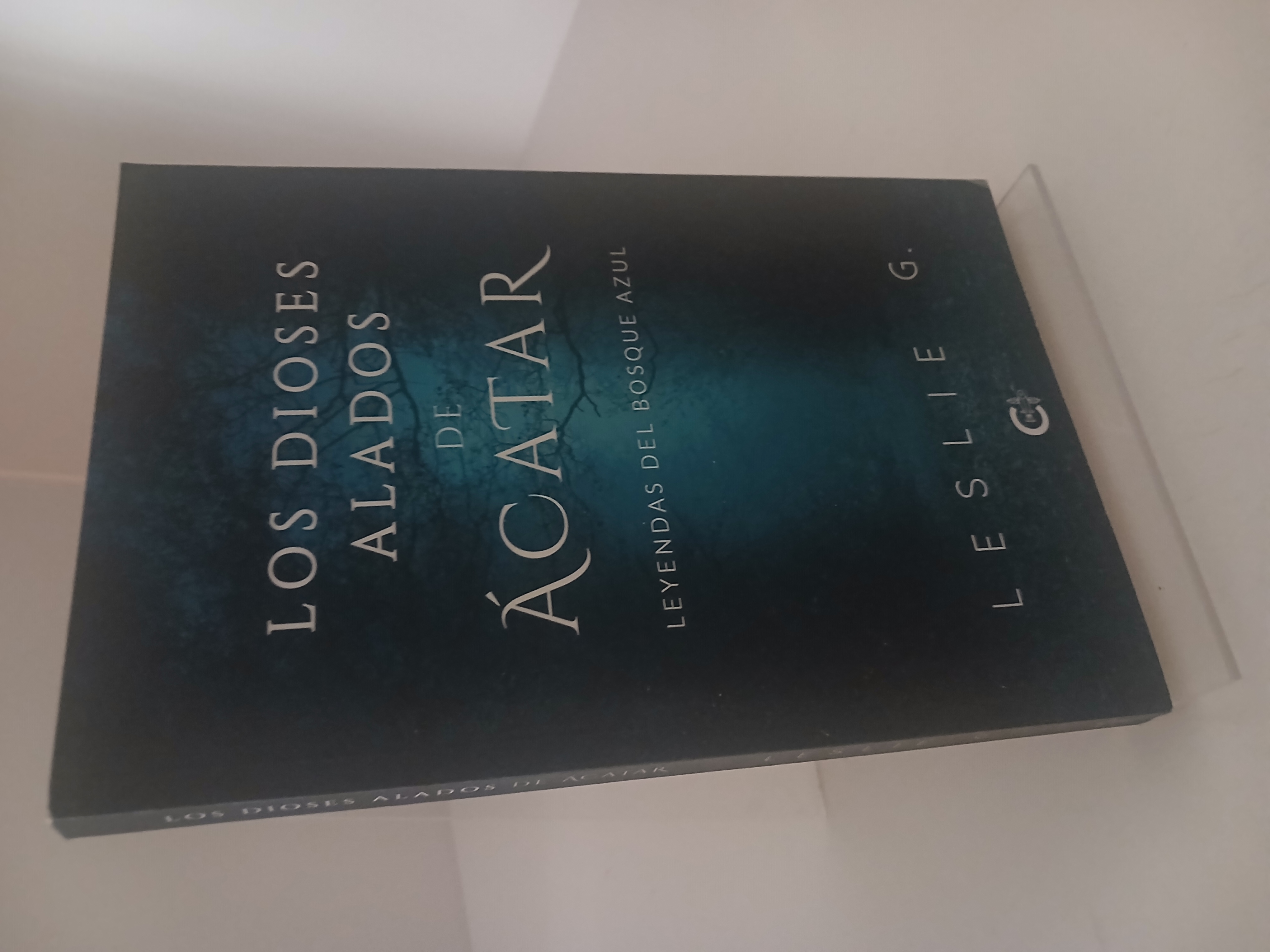 Portada de Los Dioses Alados de Ácatar: Leyendas del Bosque Azul (Spanish Edition)