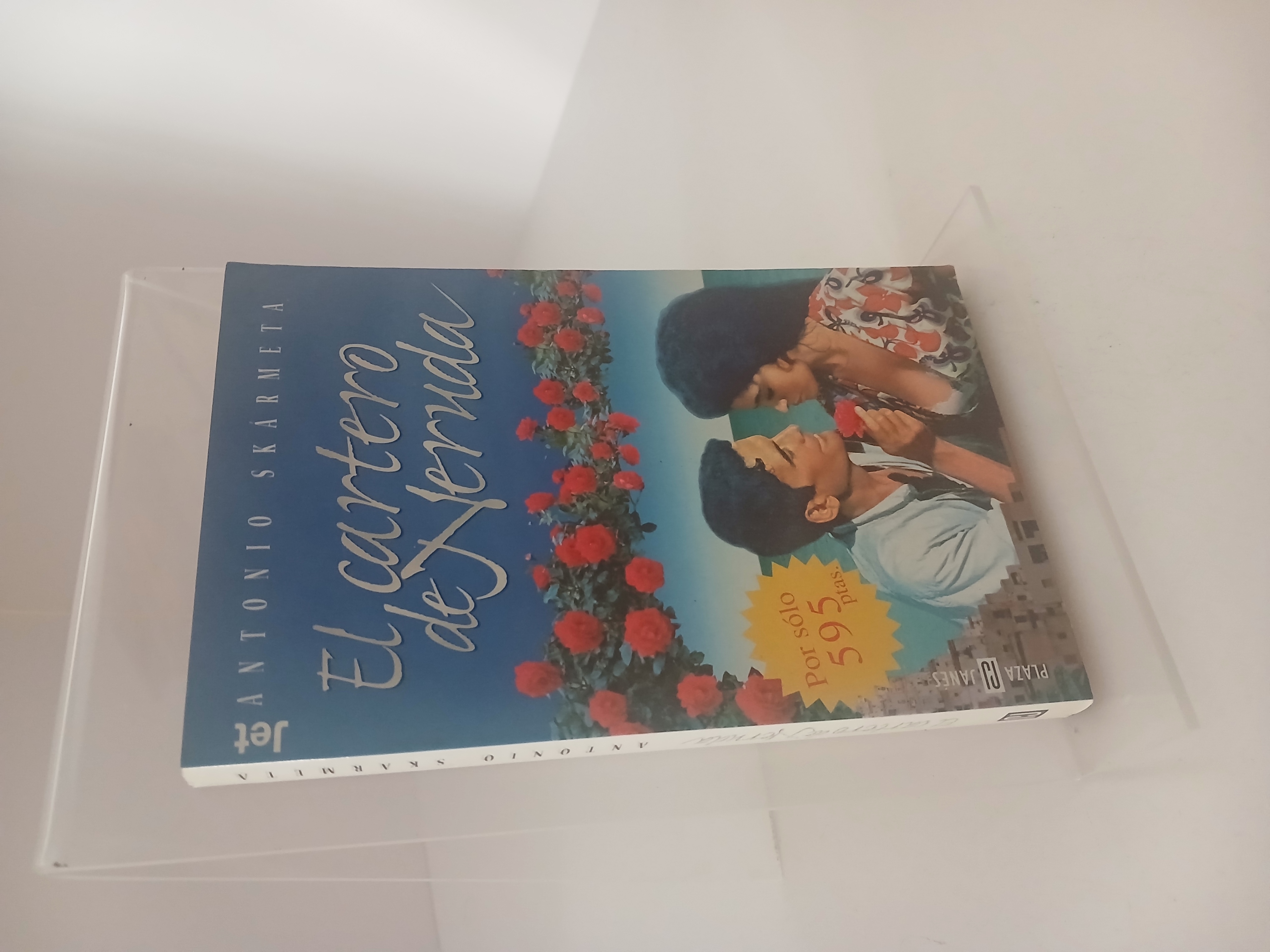 Portada de El cartero de Neruda
