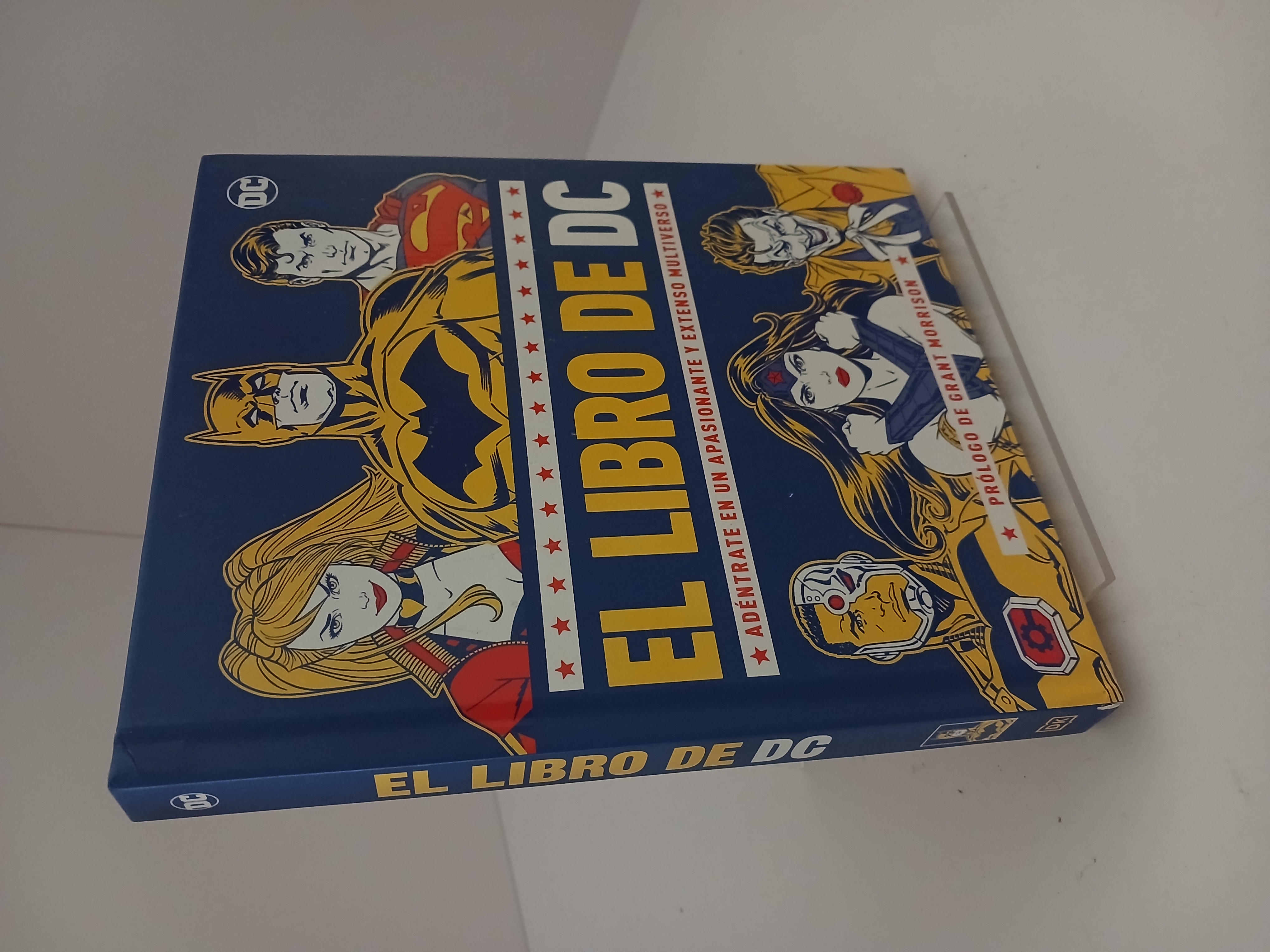 Portada de El libro de DC