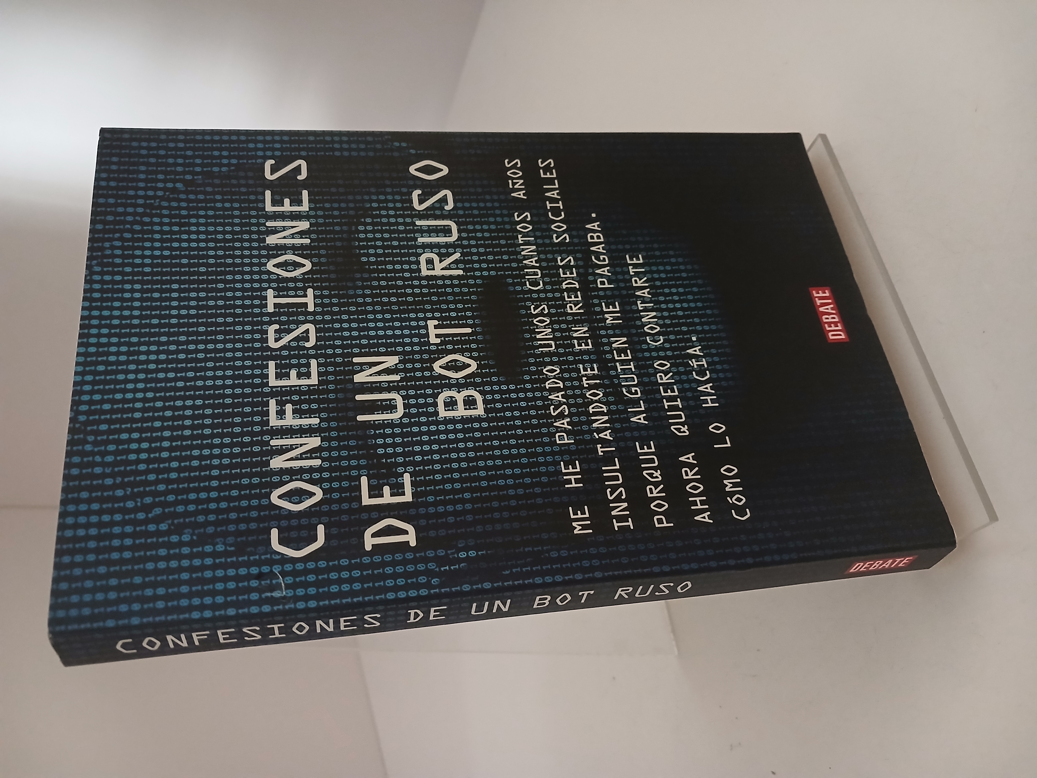 Portada de Confesiones de un bot ruso