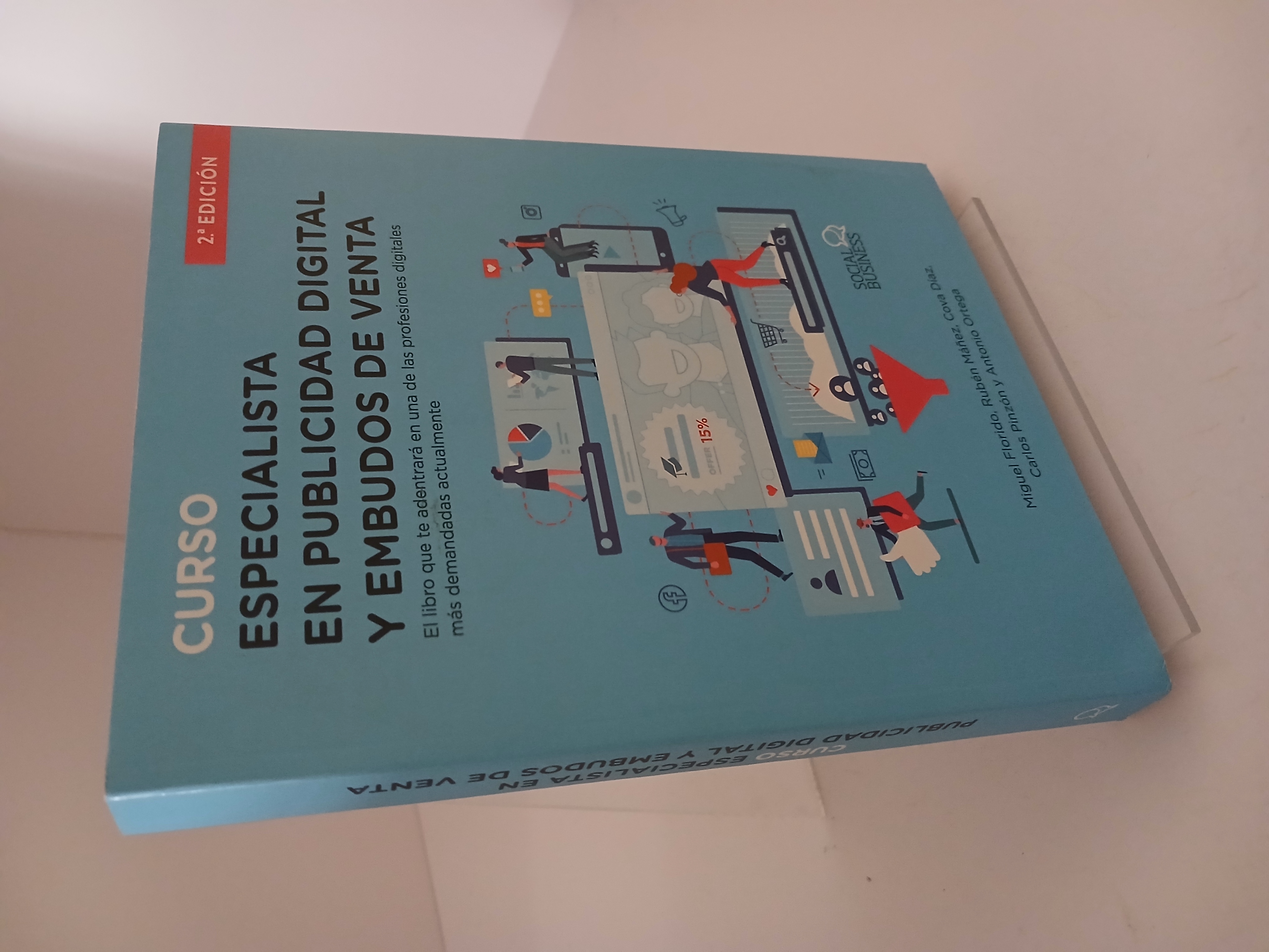 Portada de Curso especialista en publicidad digital y embudos de venta: el libro que te adentrará en una de las profesiones digitales más demandadas actualmente