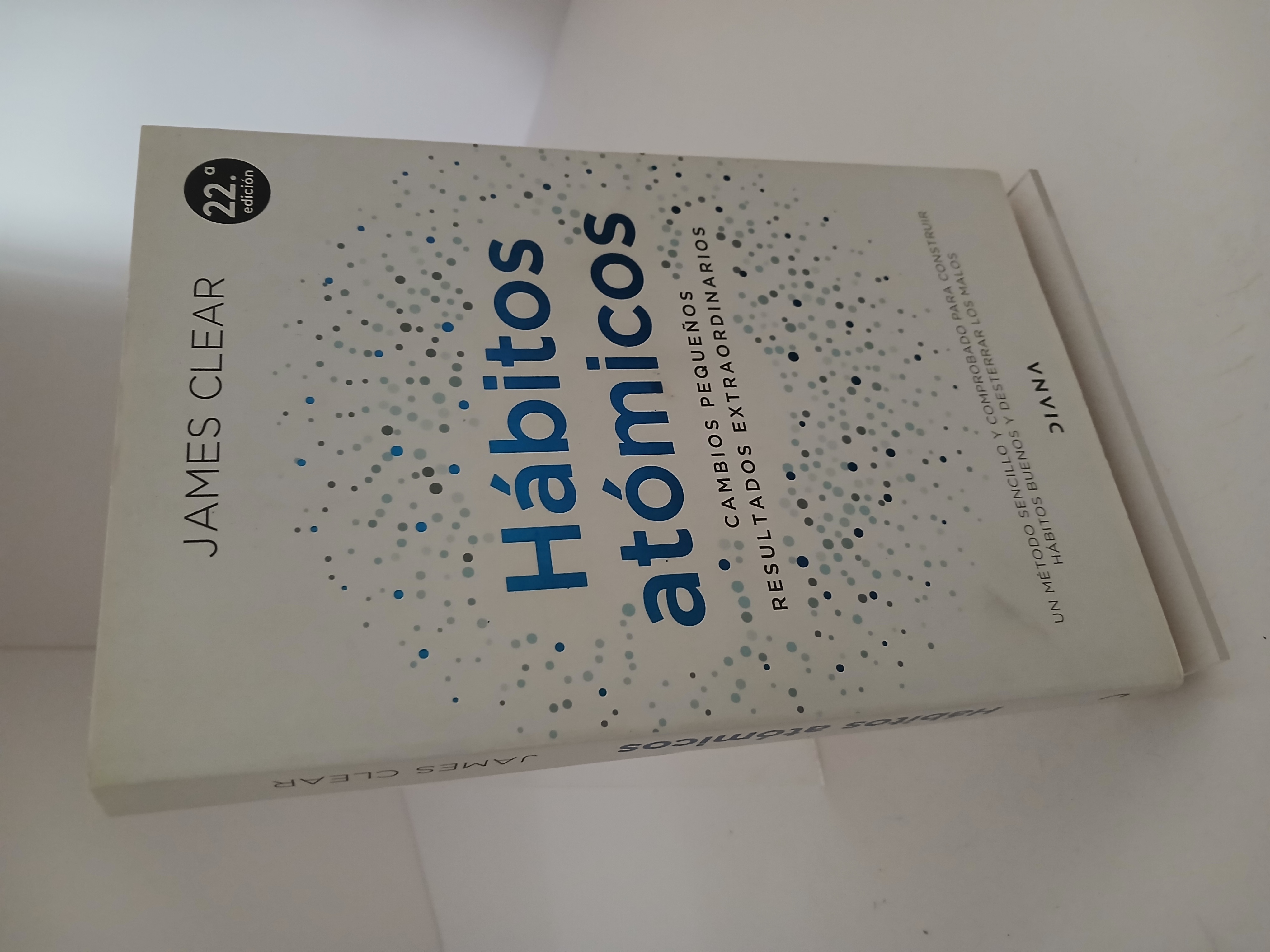 Portada de Hábitos atómicos: cambios pequeños, resultados extraordinarios