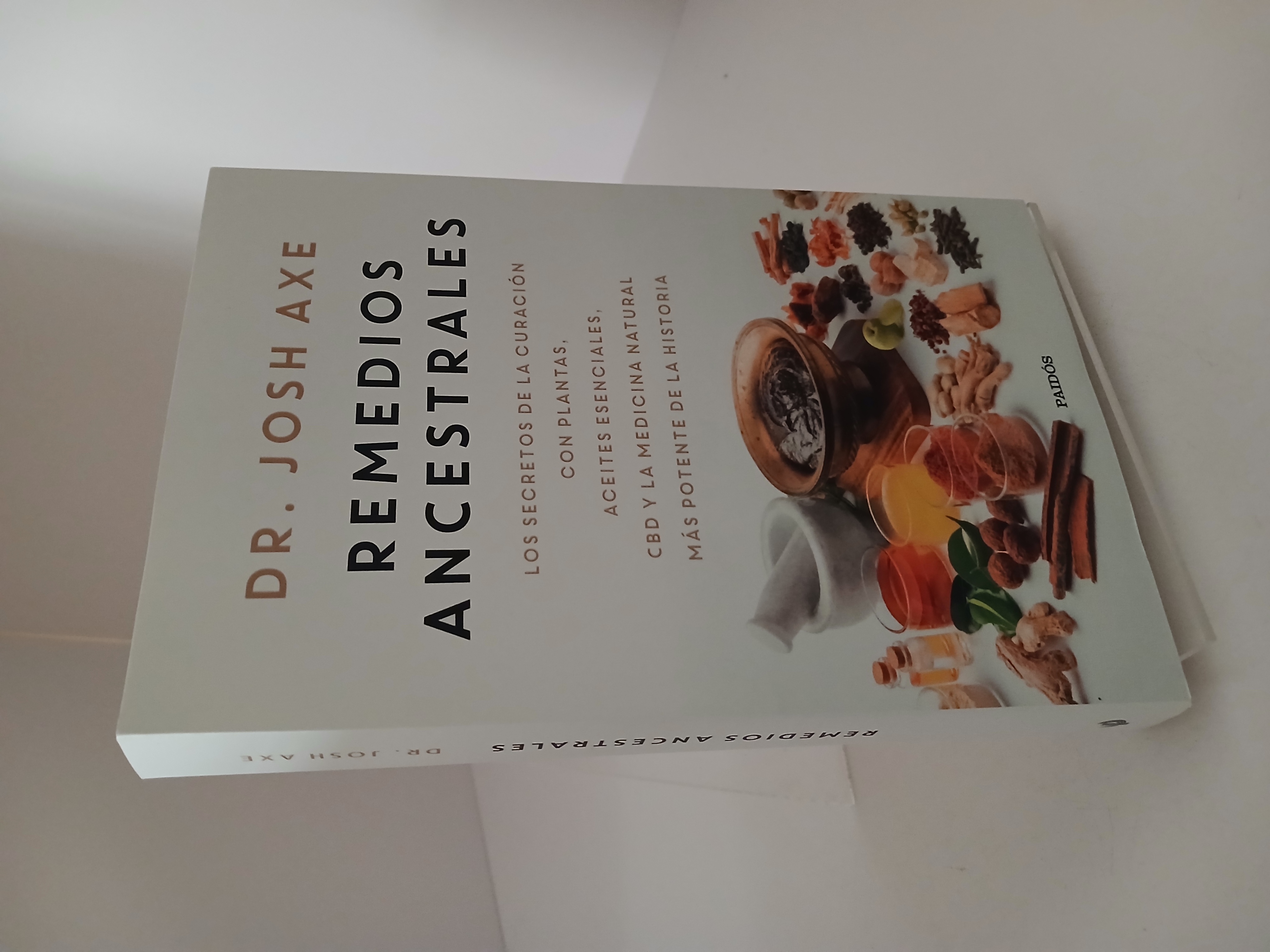 Portada de Remedios ancestrales