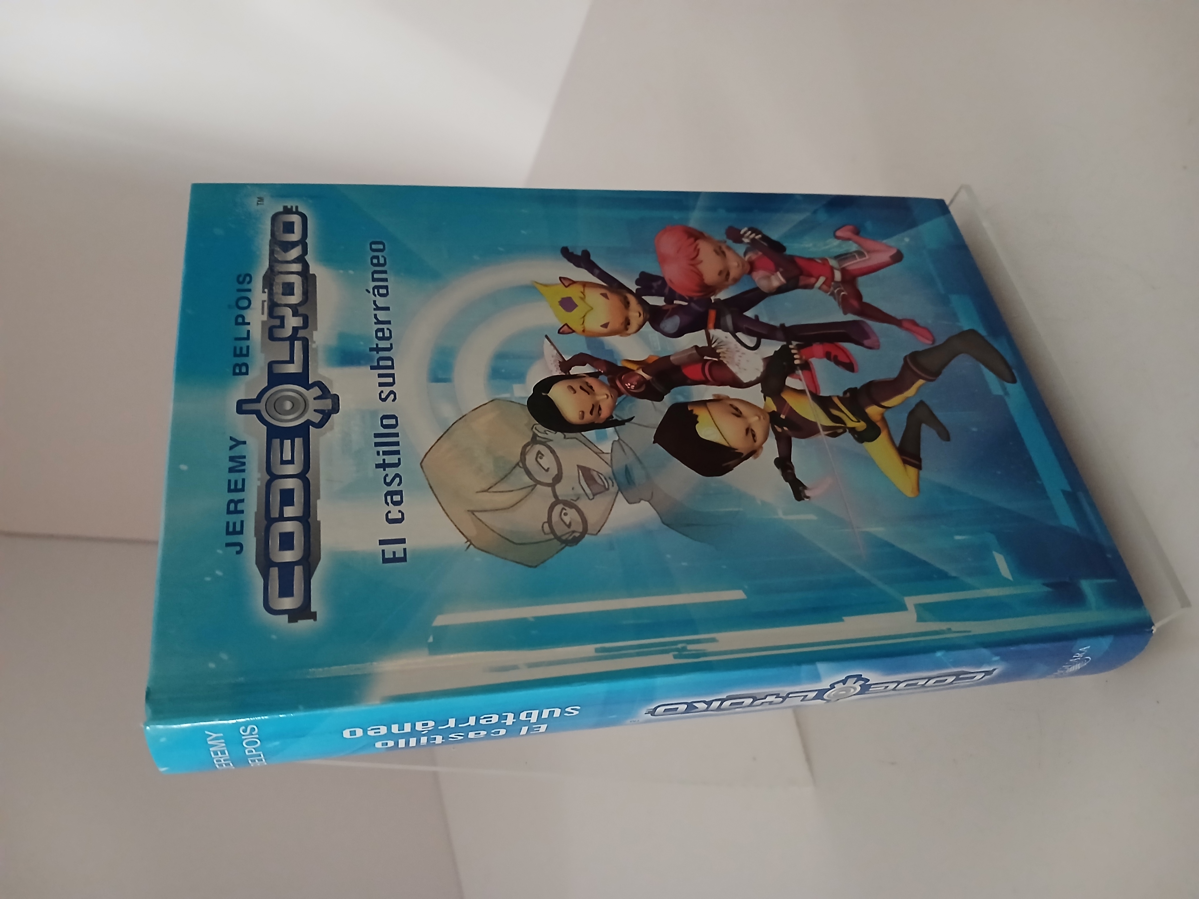 Portada de Código Lyoko 1. El castillo subterráneo