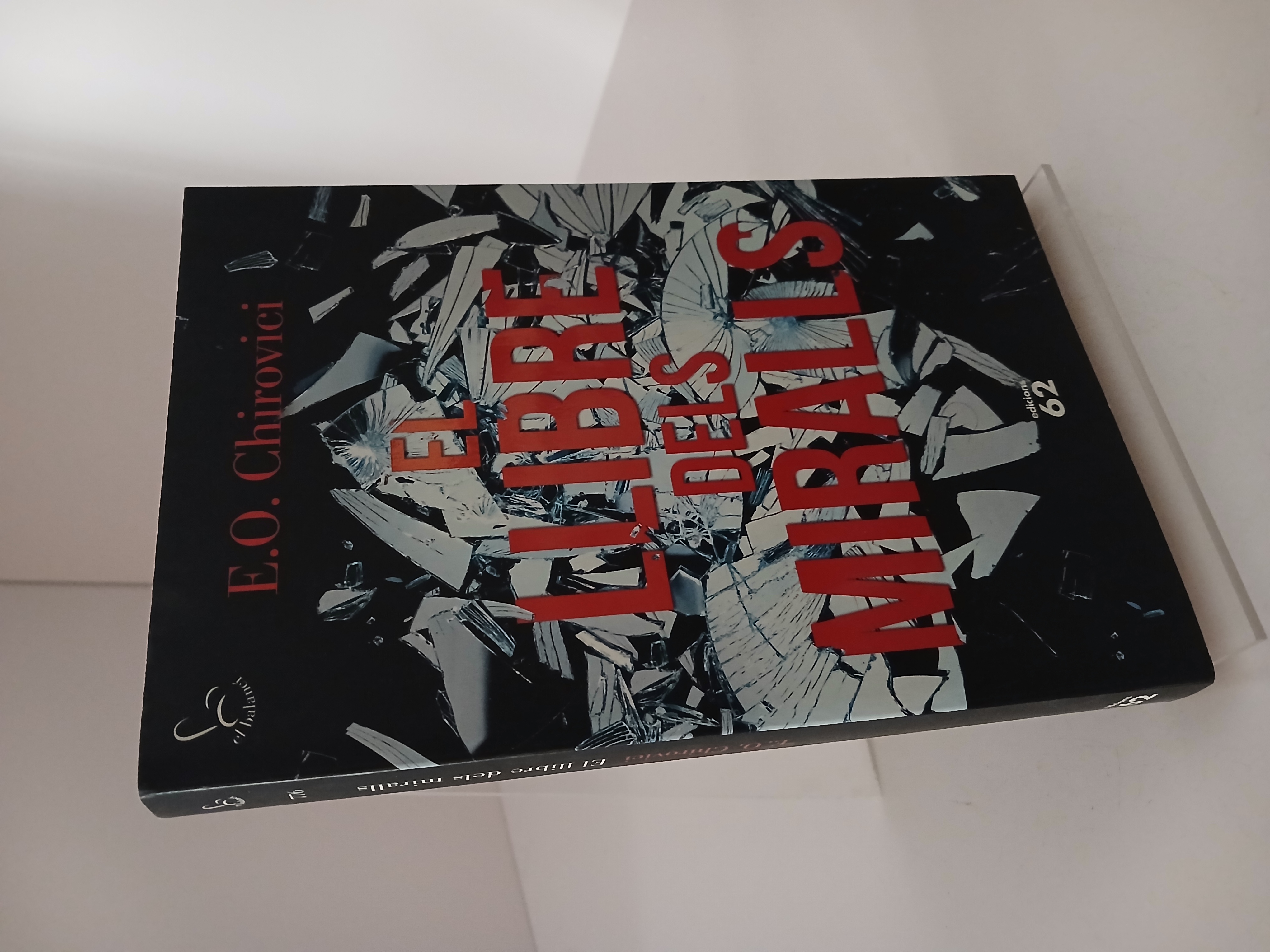 Portada de El llibre dels miralls