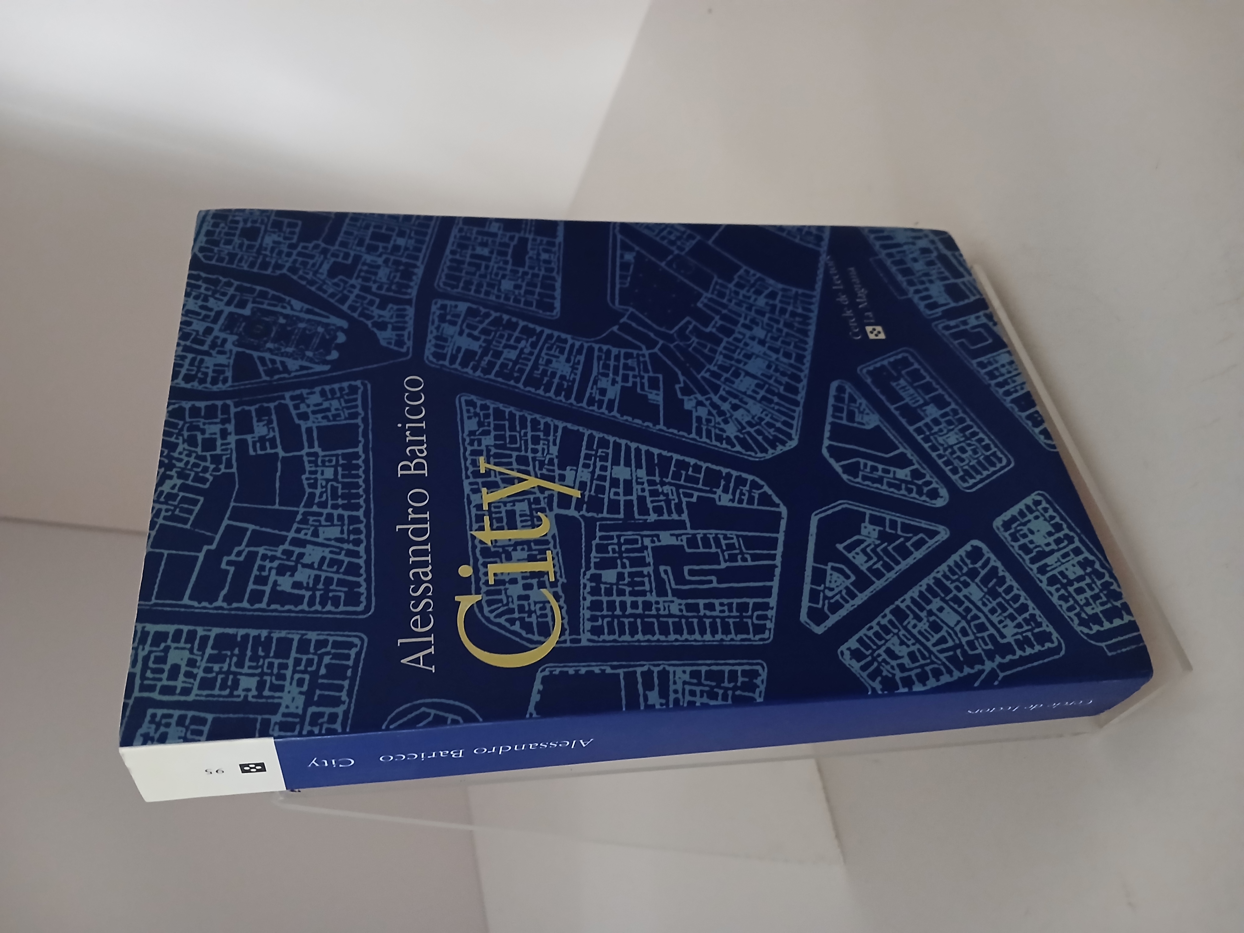 Portada de City