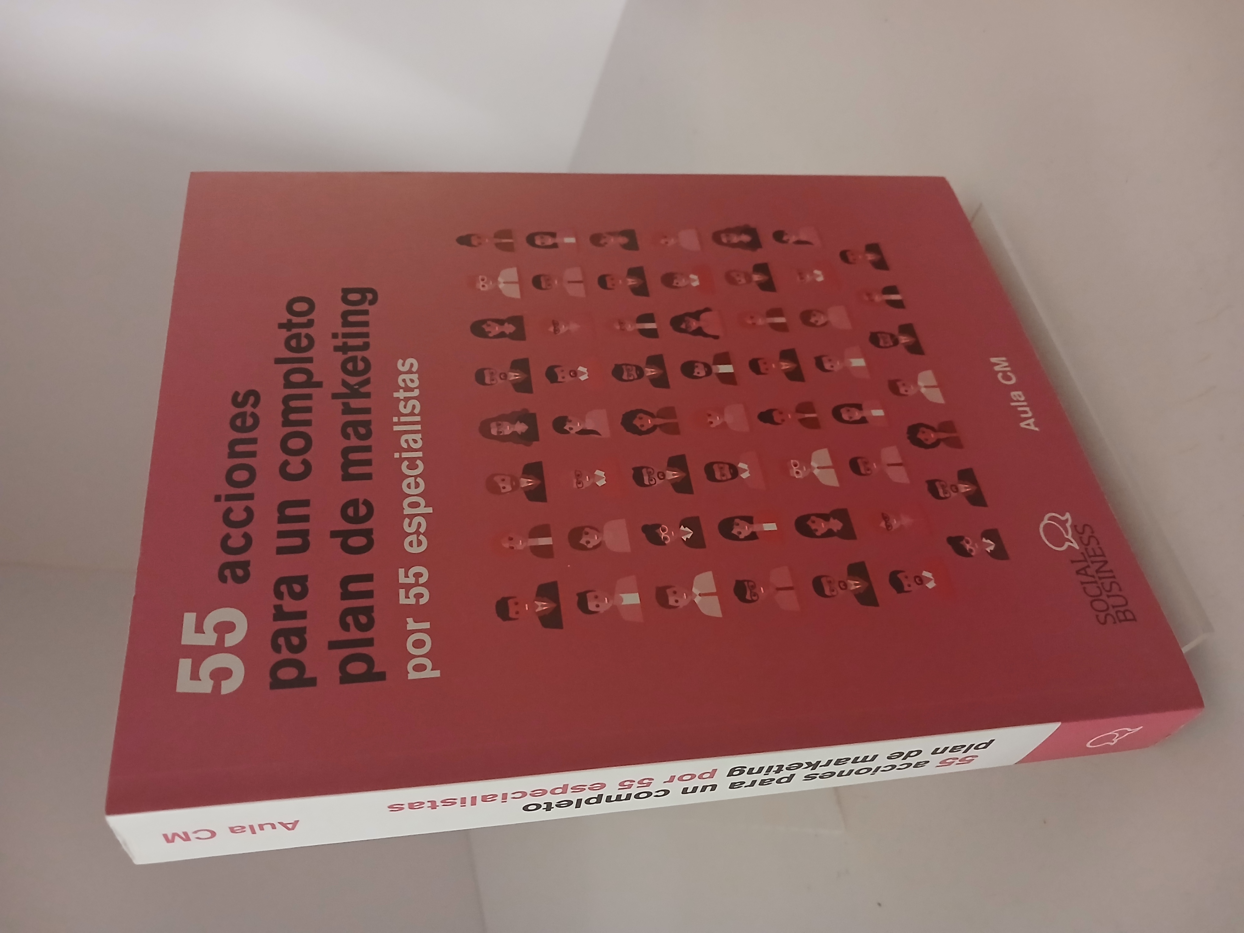 Portada de 55 acciones para un completo plan de marketing por 55 especialistas