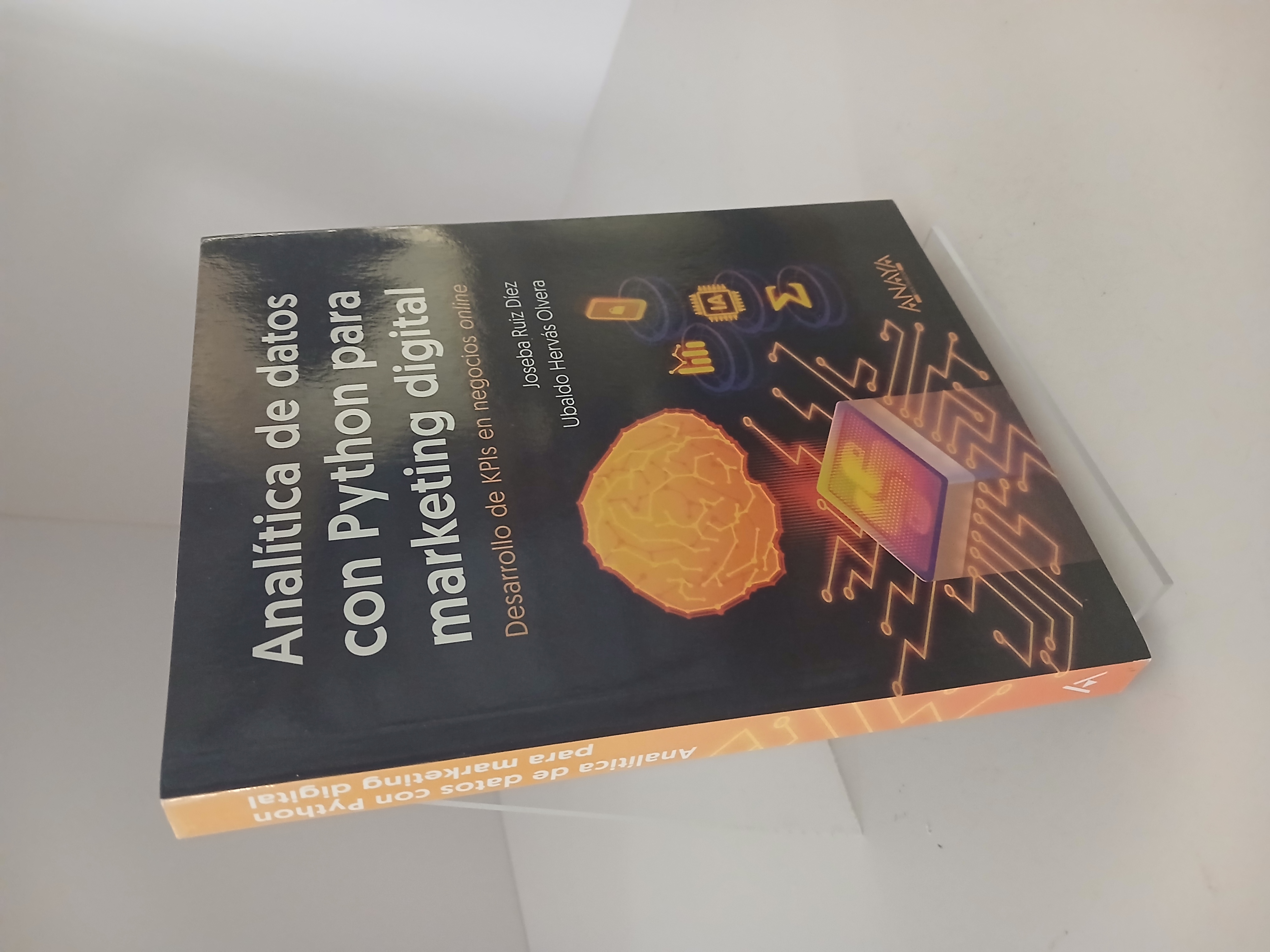 Portada de Analítica de datos con Python para marketing digital: desarrollo de KPIs en negocios online