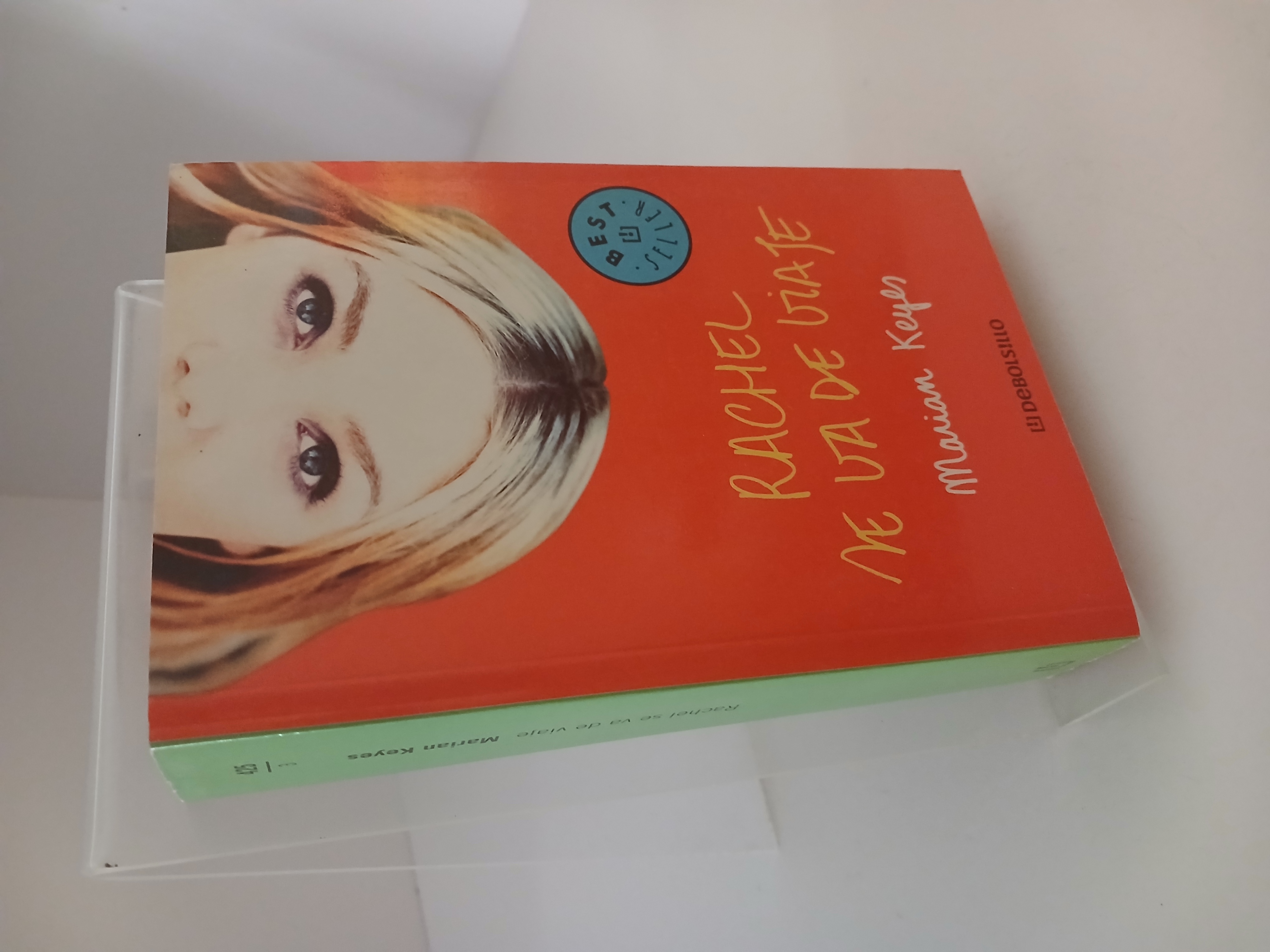 Portada de Rachel se va de viaje