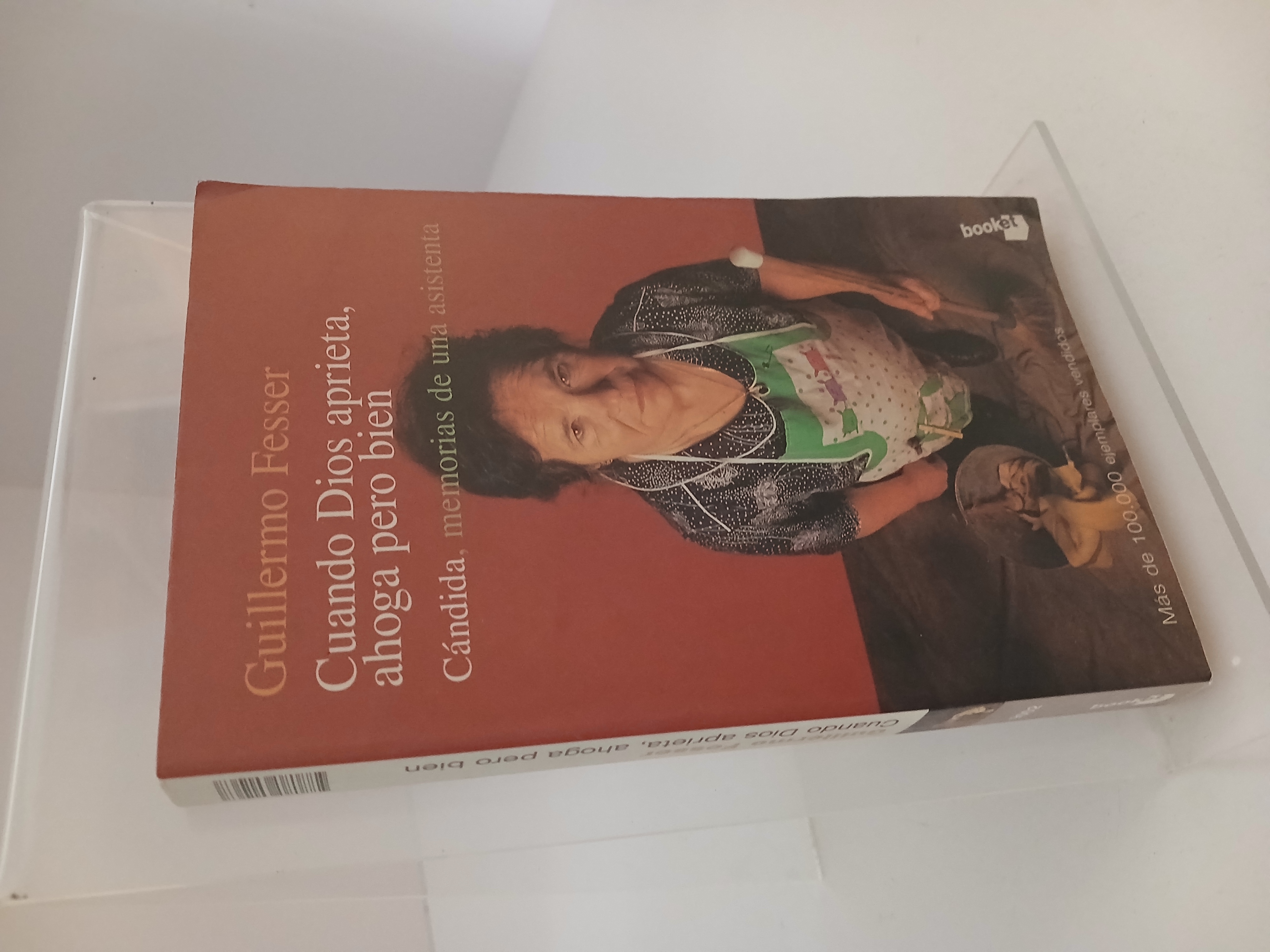 Portada de Cuando Dios aprieta, ahoga pero bien: Cándida, memorias de una asistenta