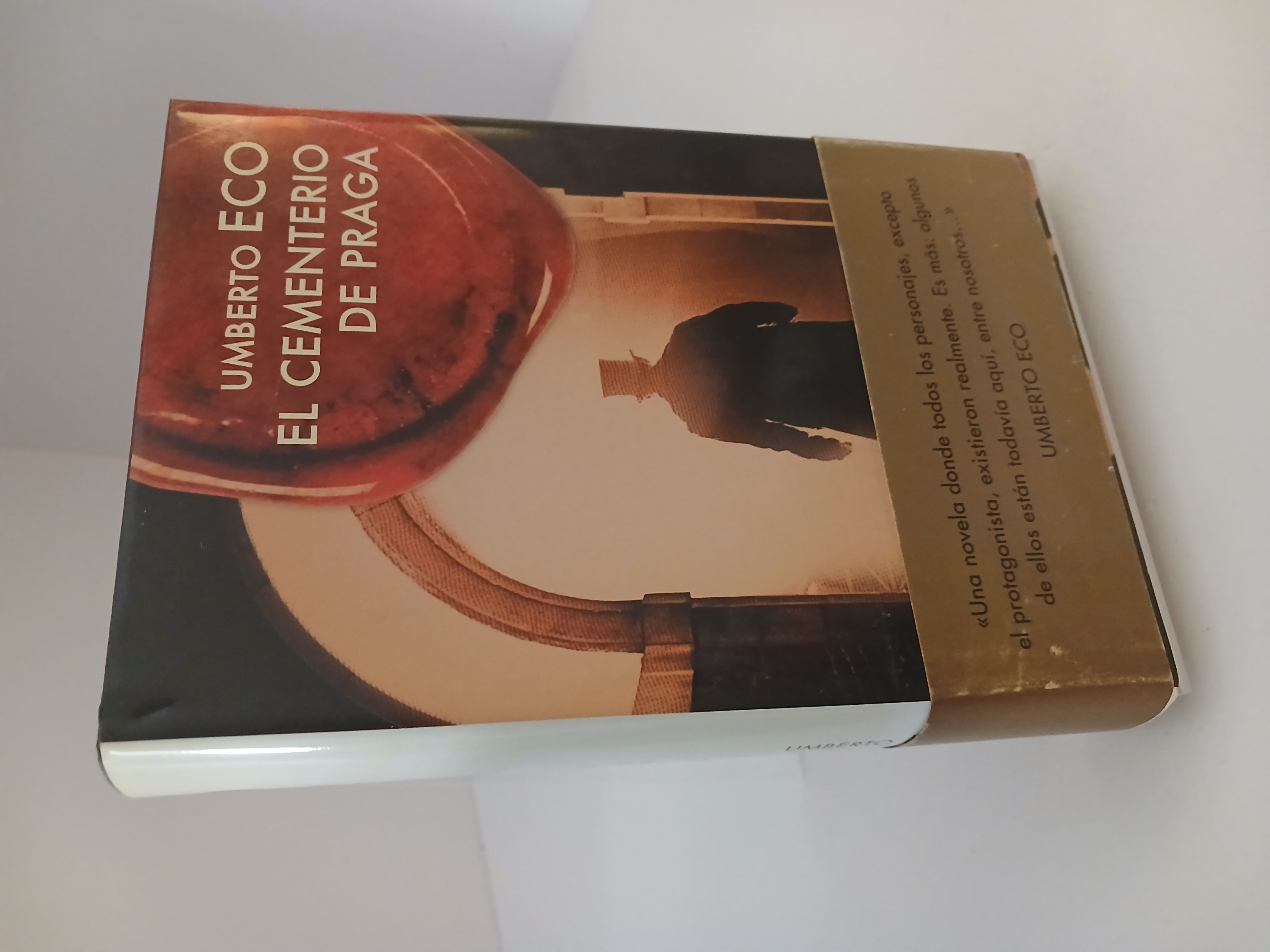 Portada de El cementerio de Praga