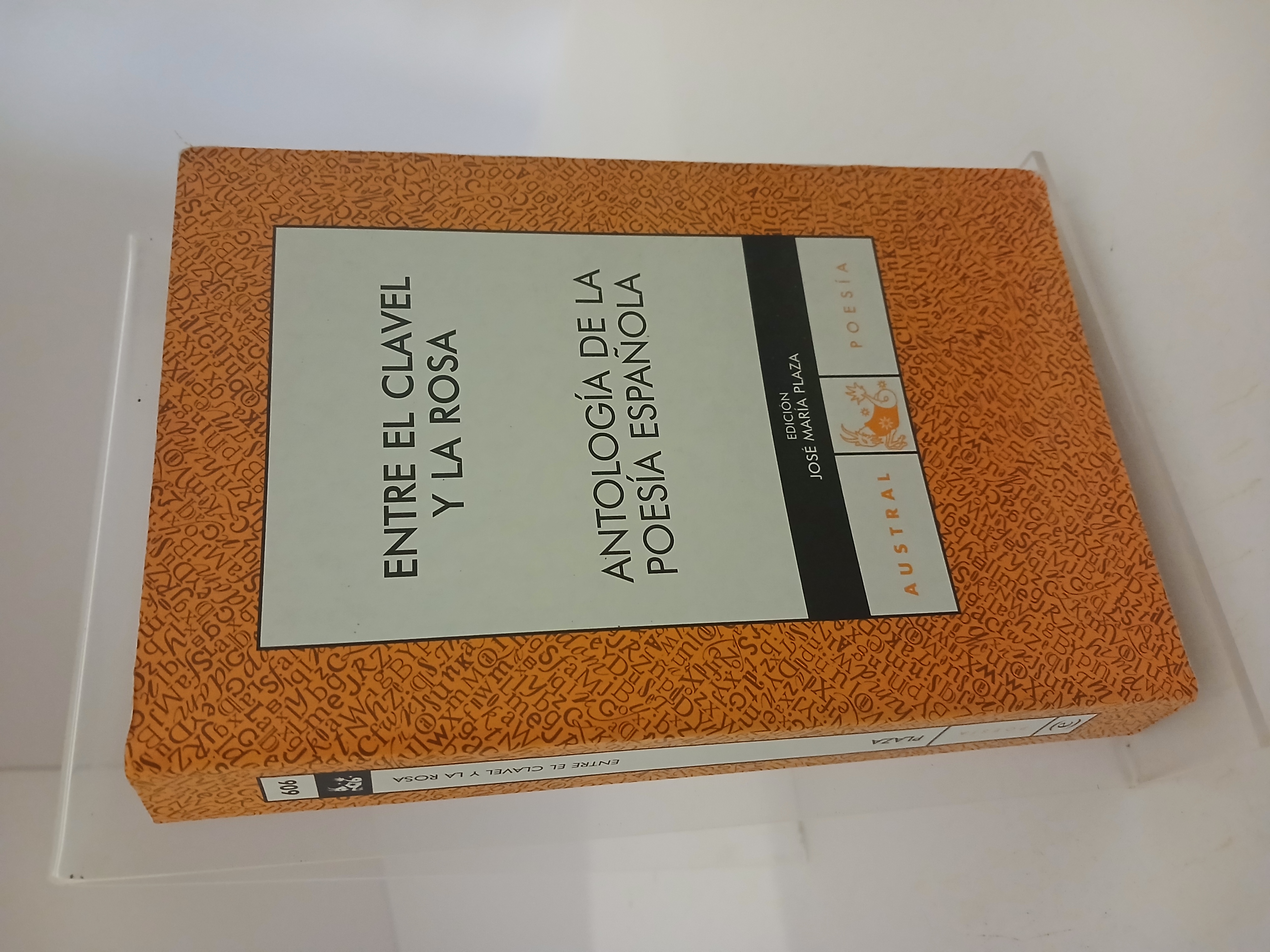 Portada de Entre el clavel y la rosa Antología de la poesía española