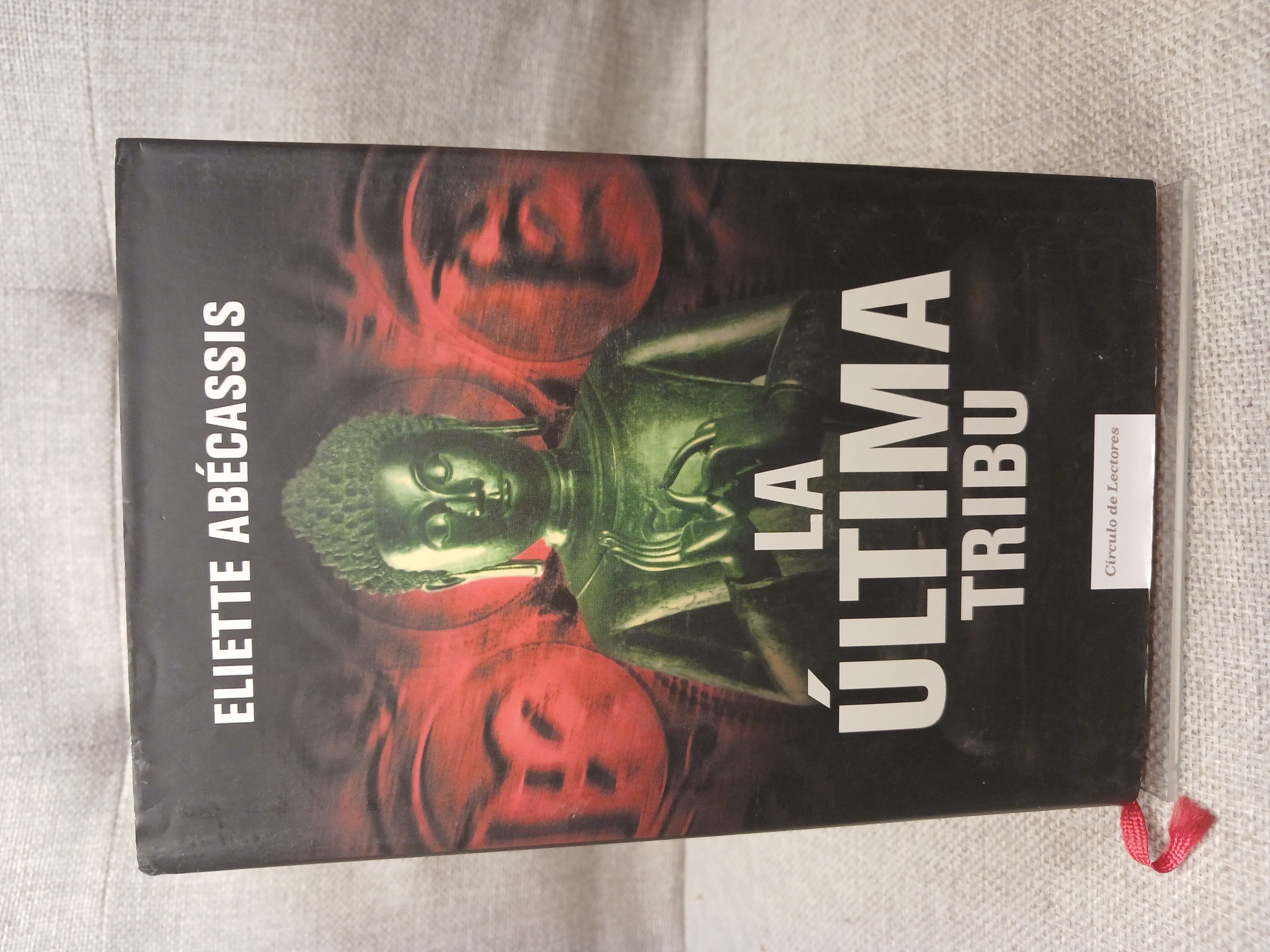 Portada de La última tribu