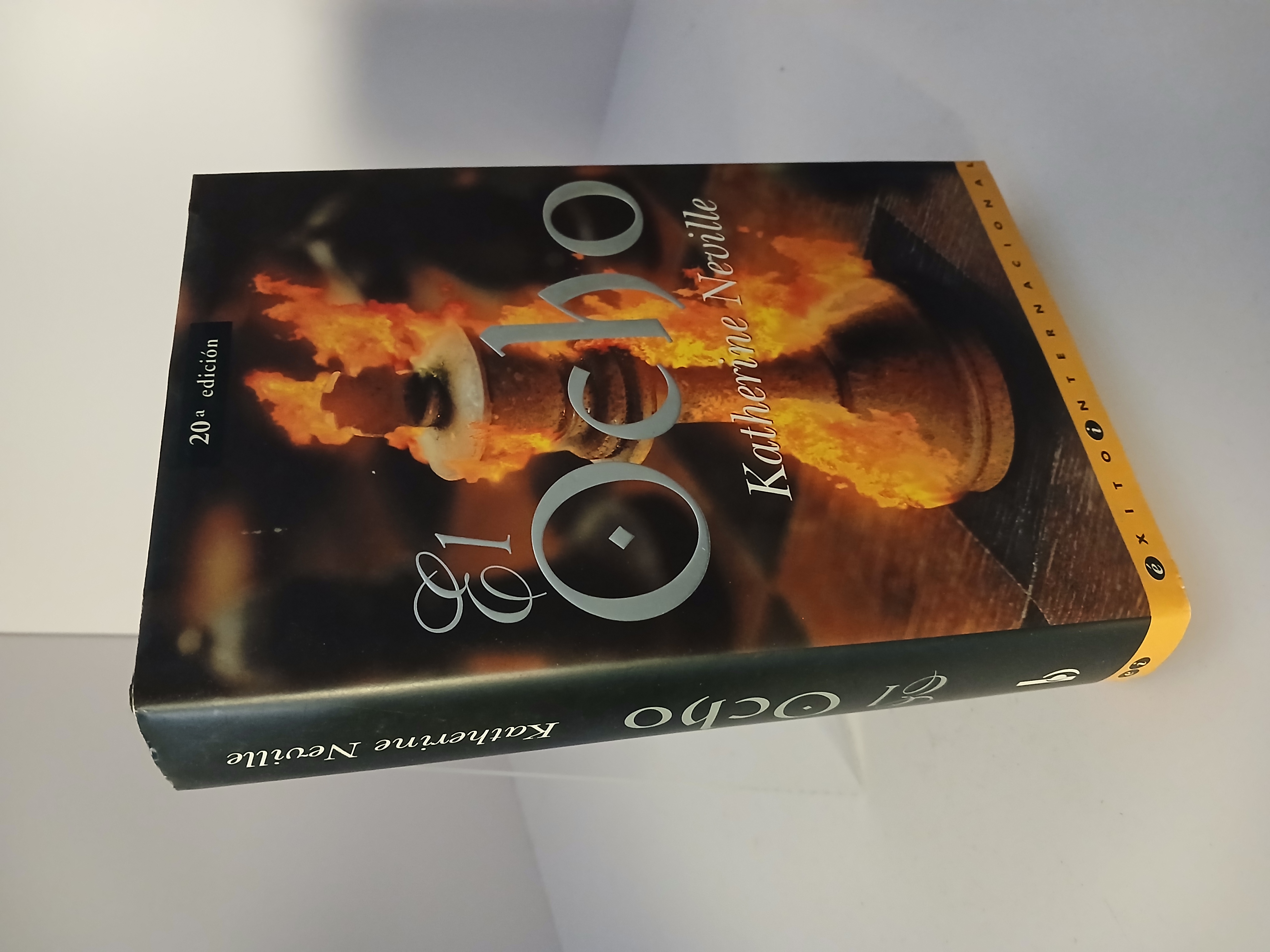 Portada de El ocho