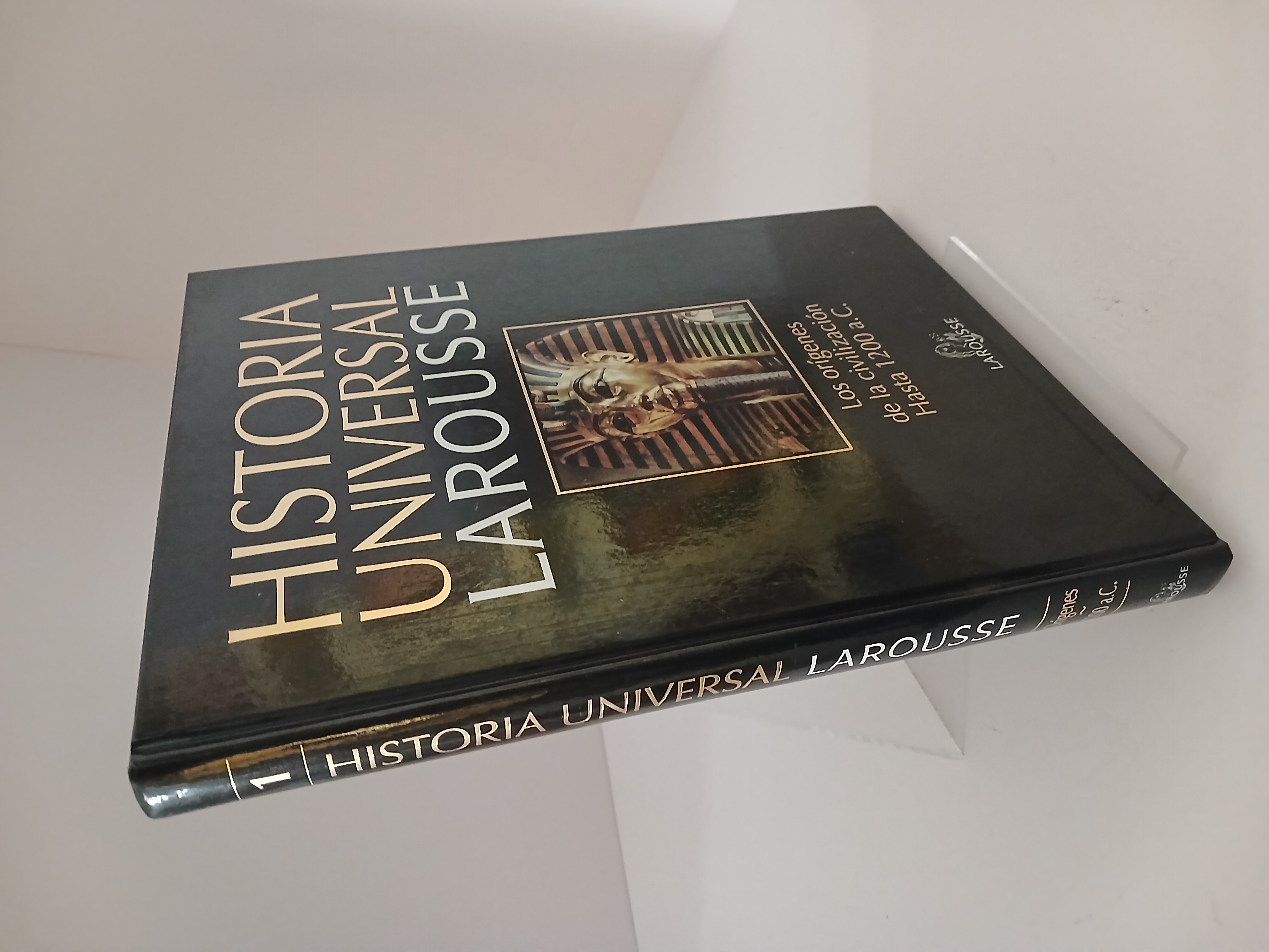 Portada de Historia universal Larousse hasta 1200 a. C.. Los orígenes de la civilización. 1