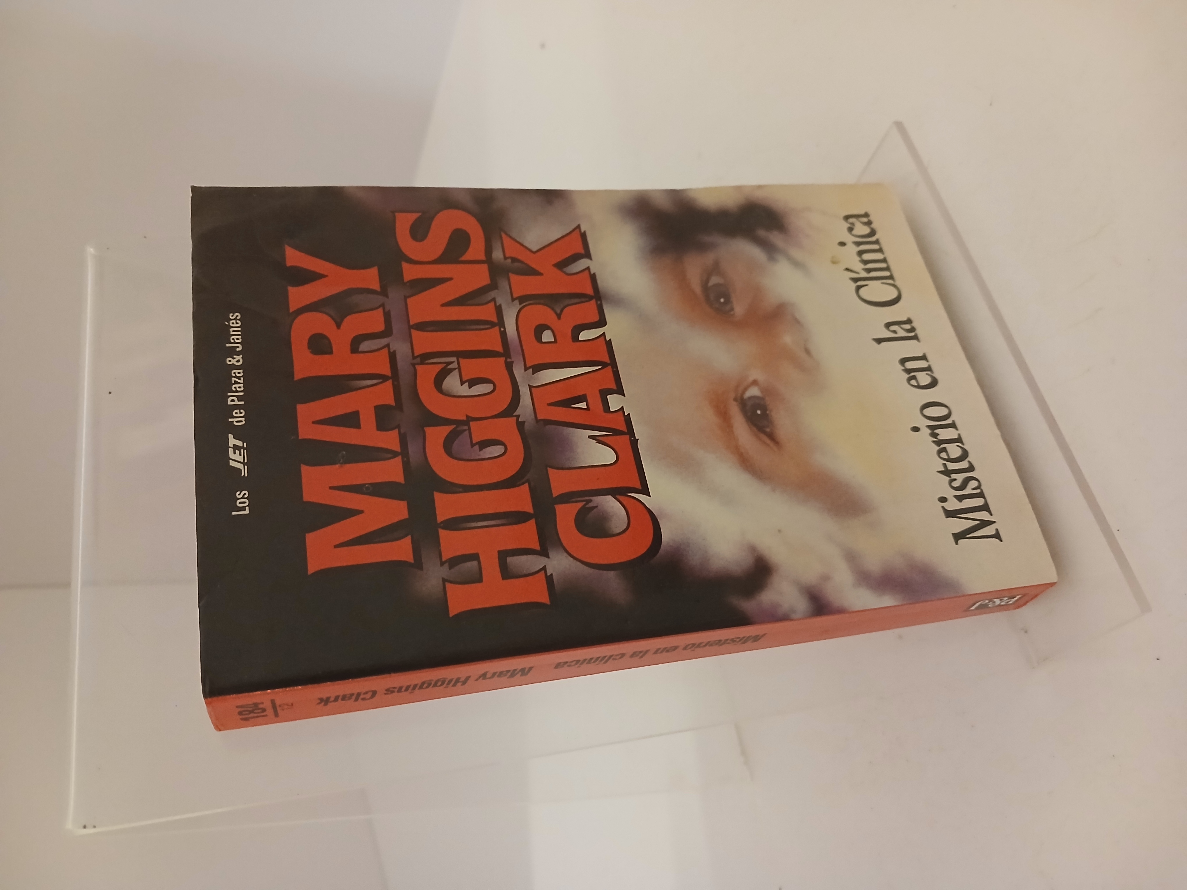 Portada de Misterio en la clínica