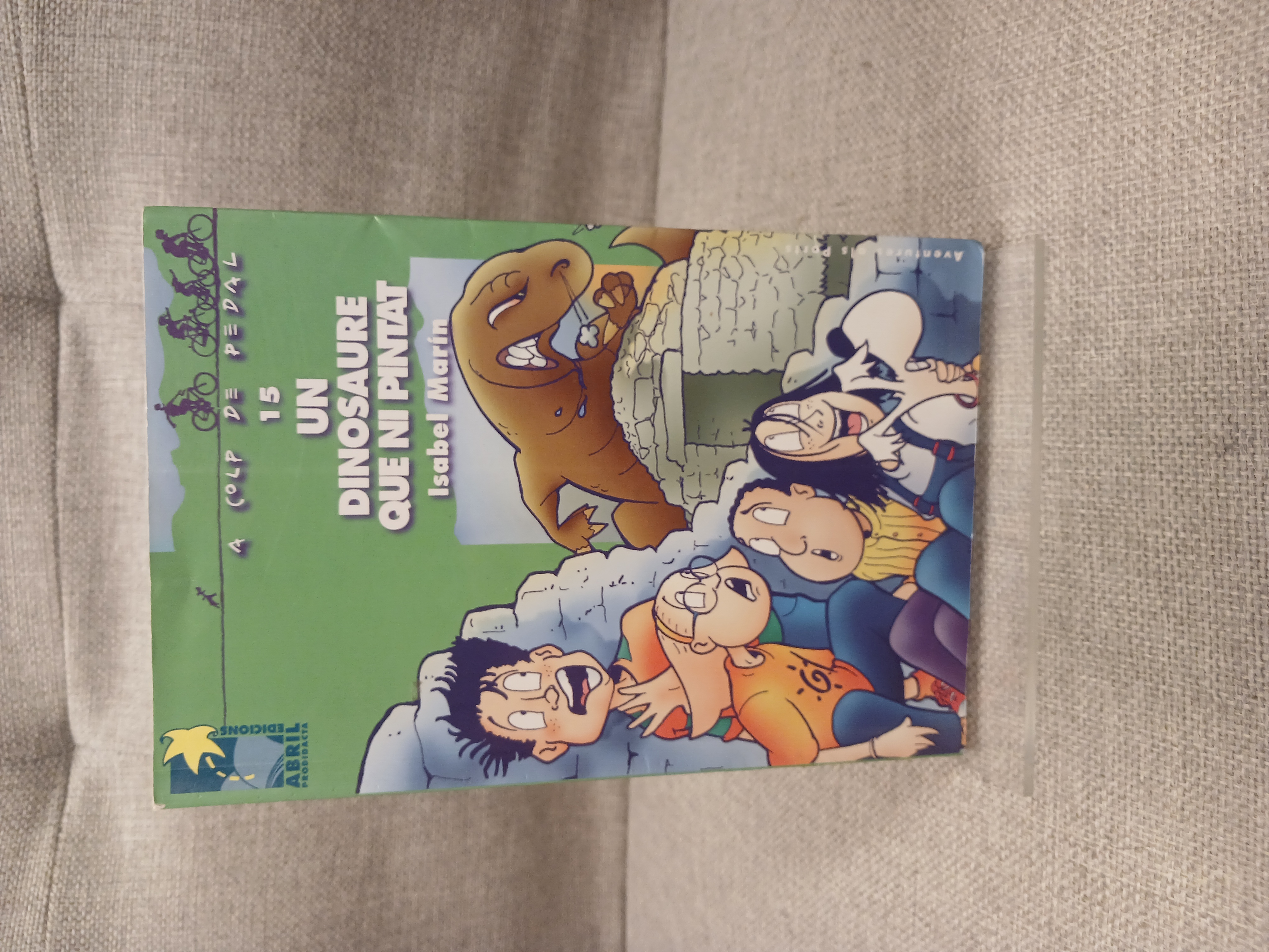 Portada de Un dinosaure que ni pintat