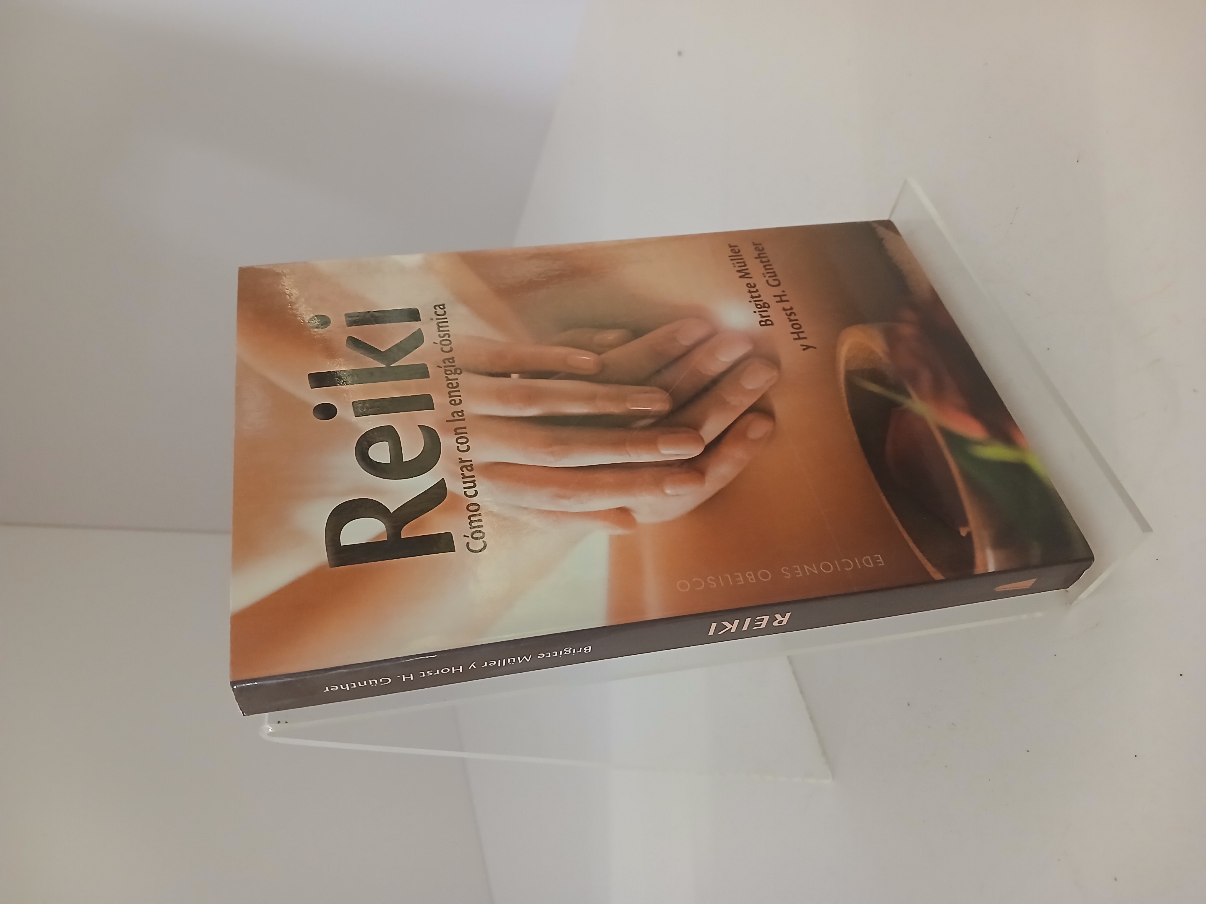 Portada de Reiki. Cómo curar con la energía cósmica