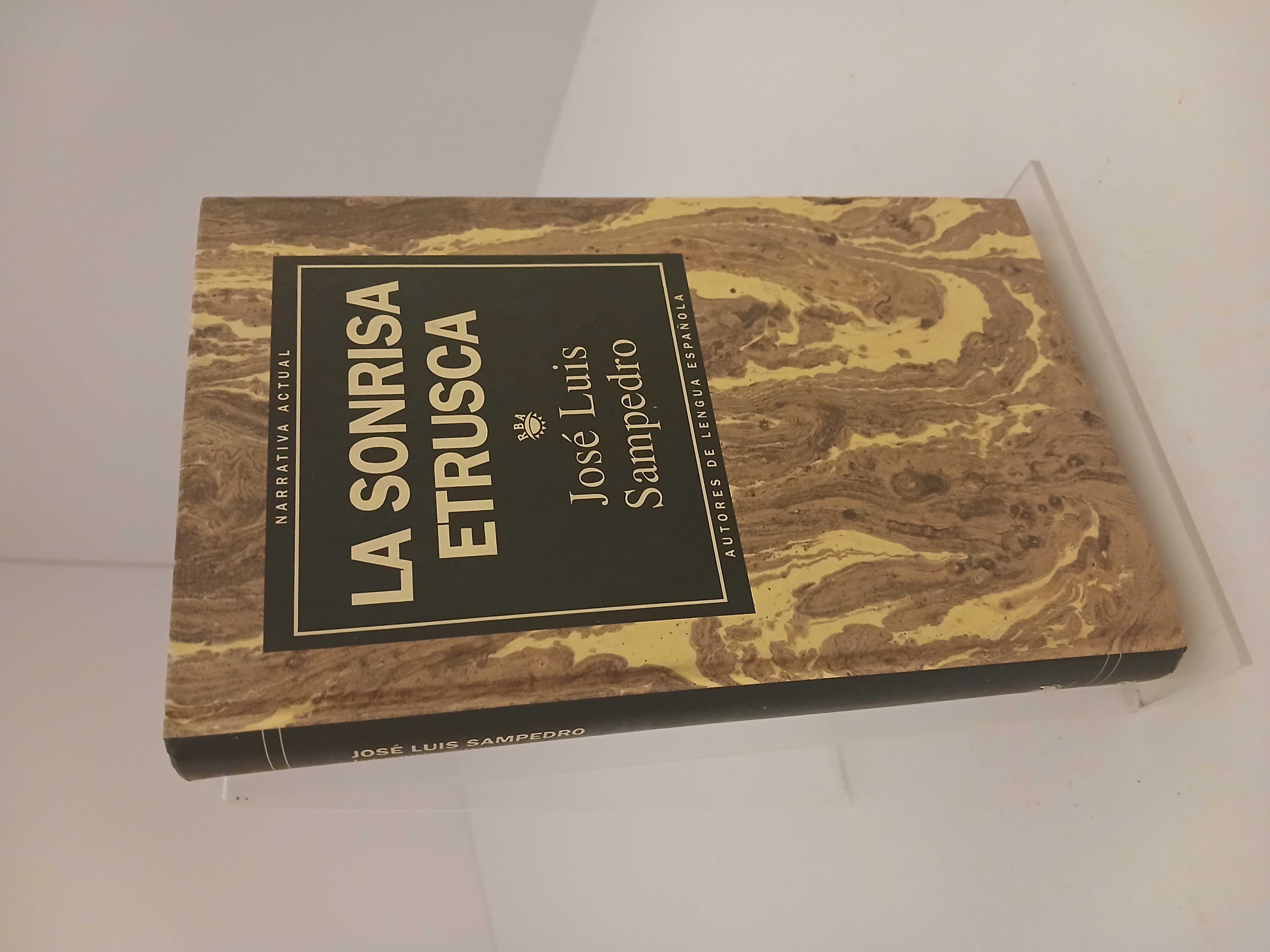 Portada de La sonrisa etrusca