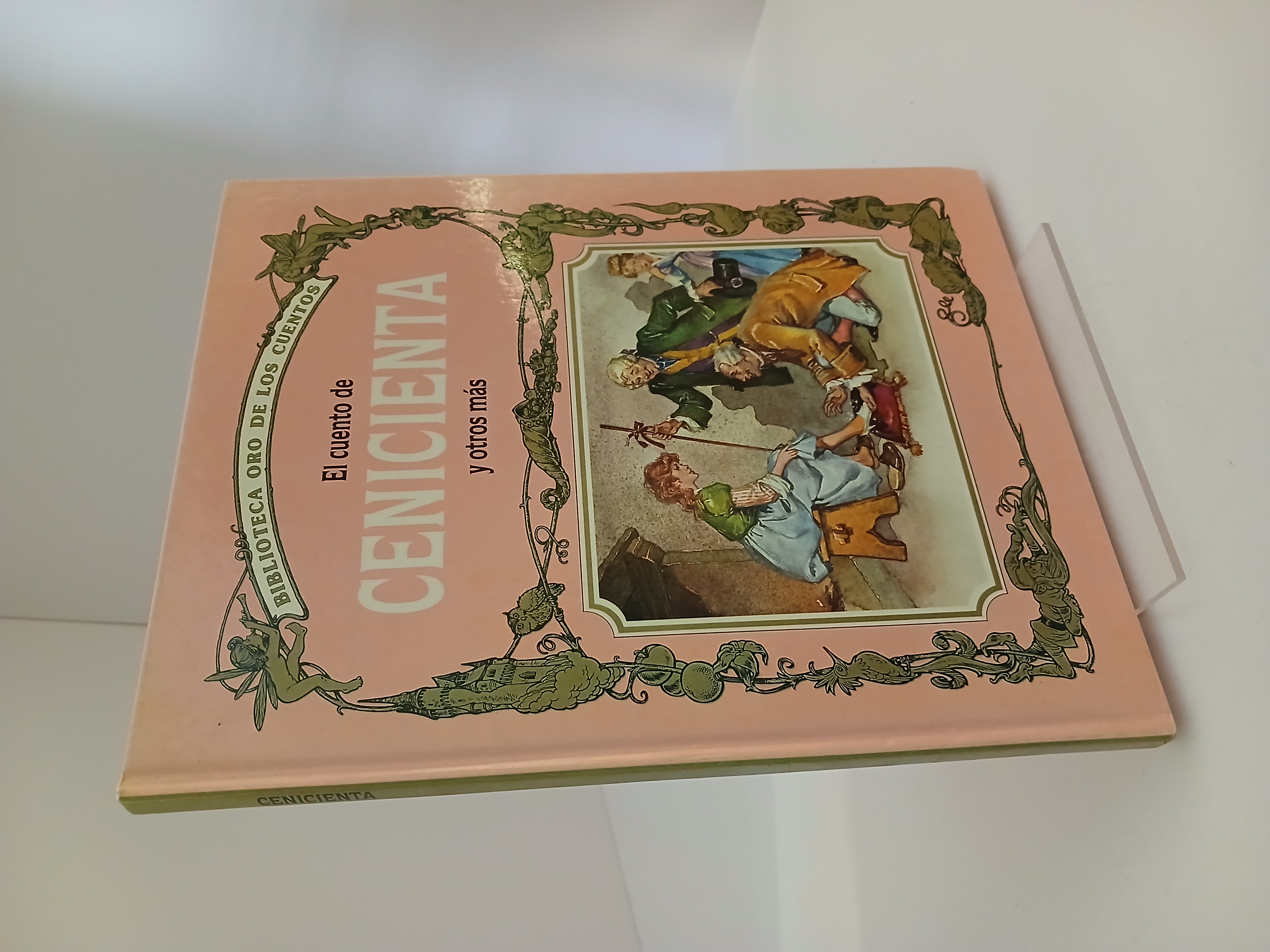 El cuento de Cenicienta y otros más