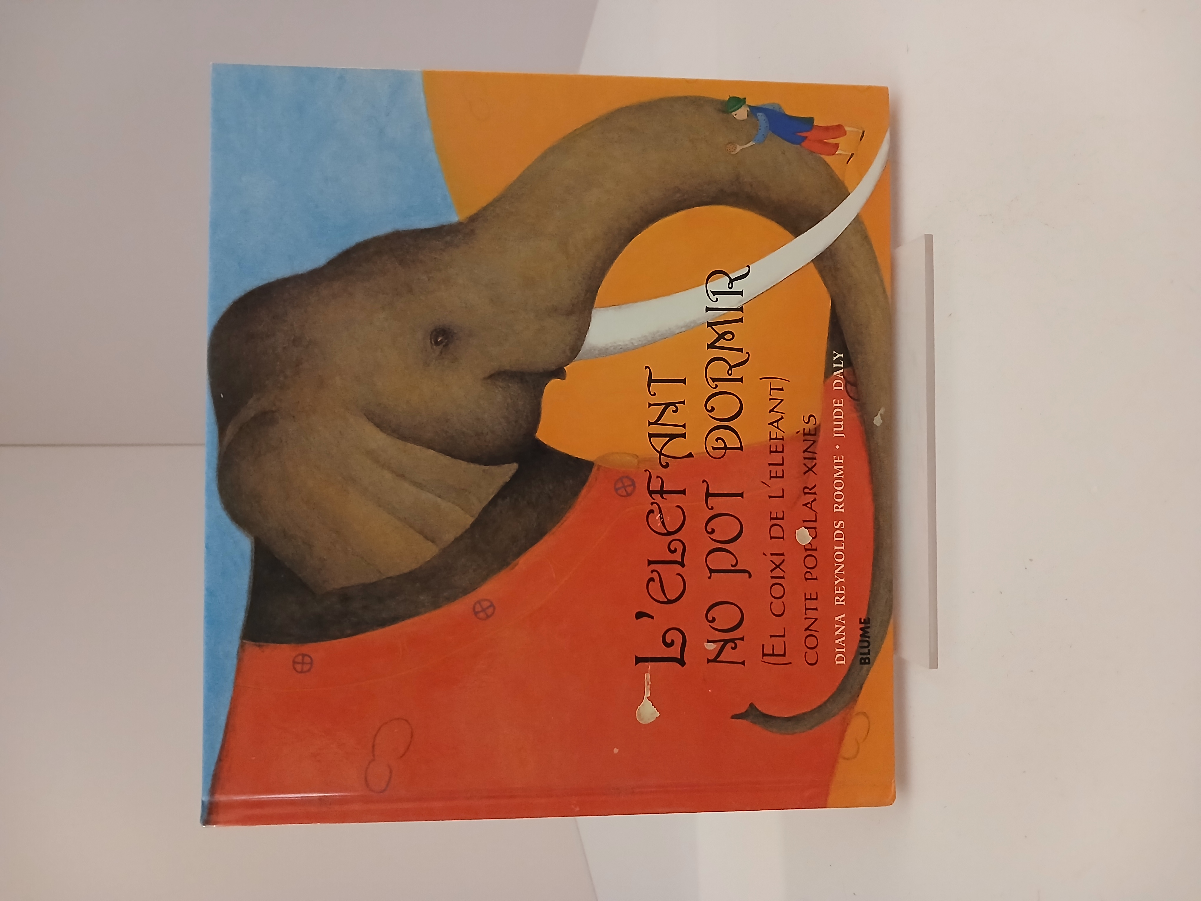 Portada de L'Elefant no pot dormir