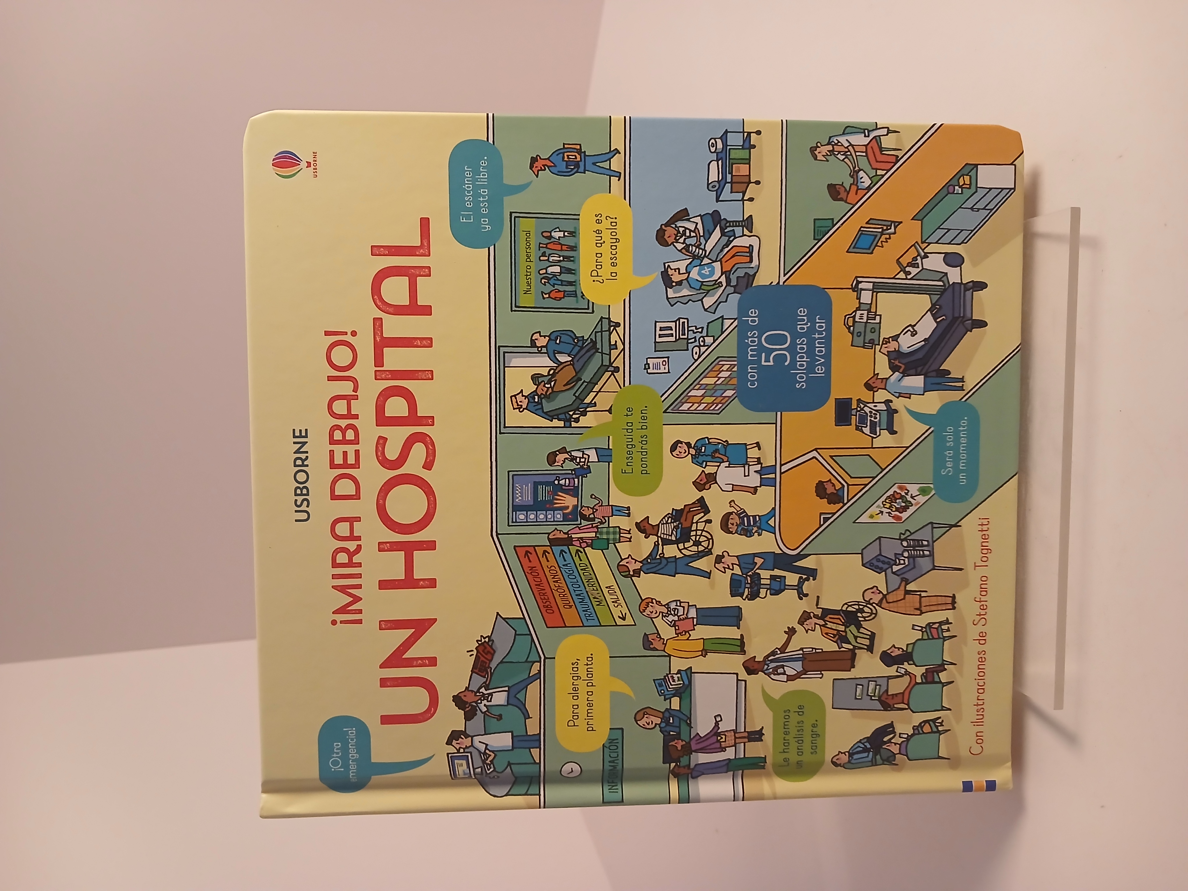 Portada de ¡Mira debajo! un hospital