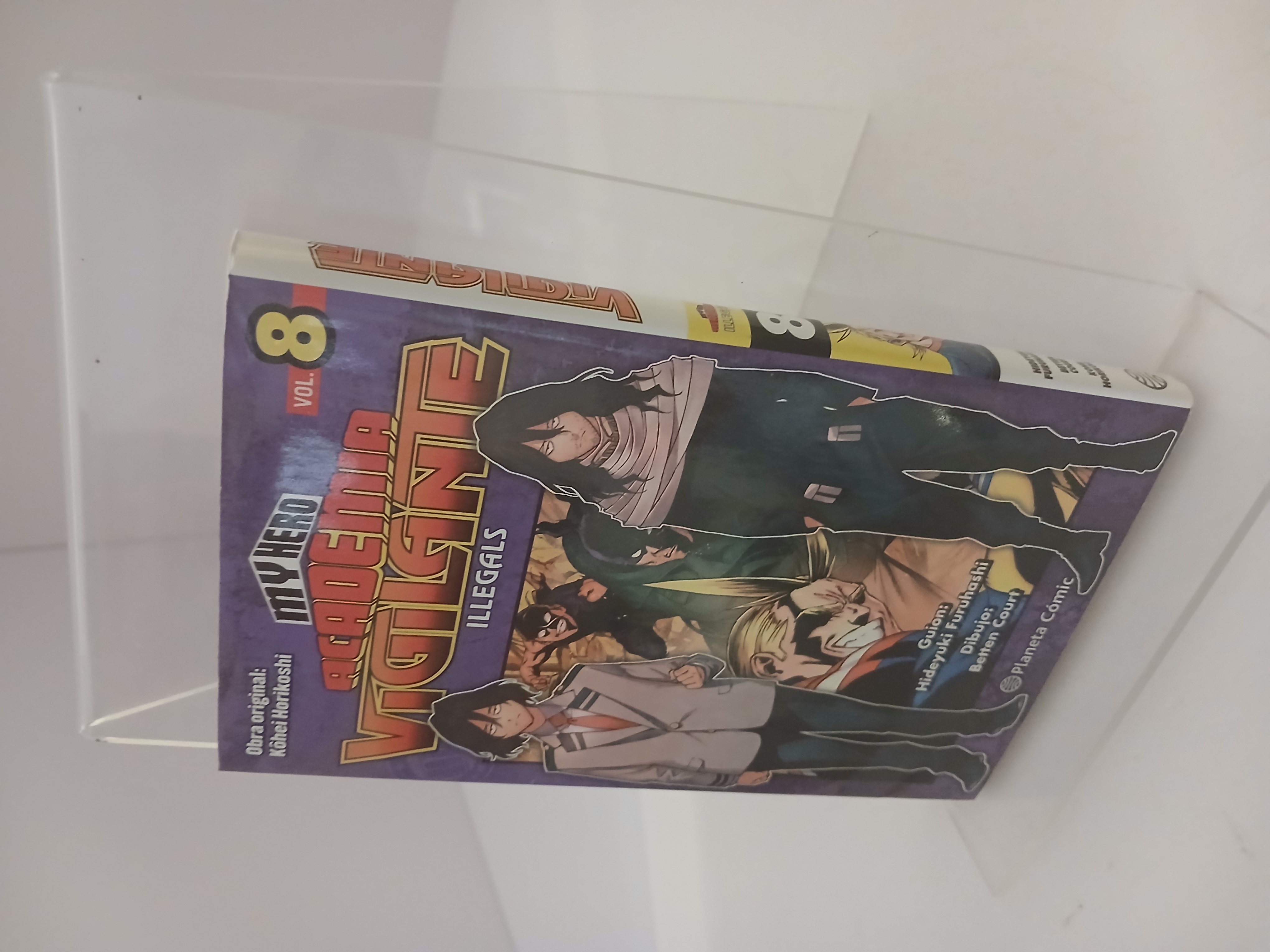 Portada de My Hero Academia Vigilante Illegals 08