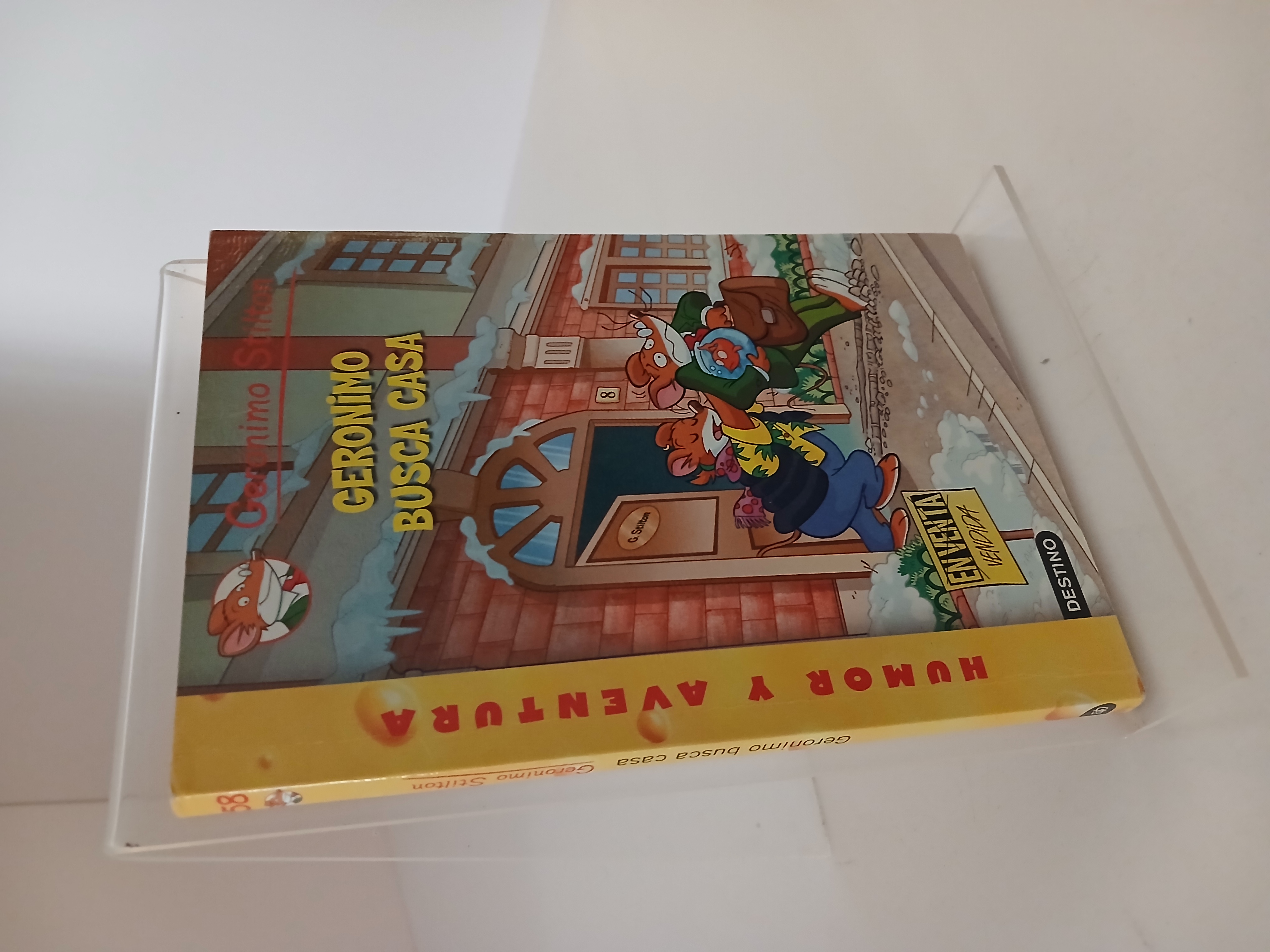Portada de Geronimo busca casa