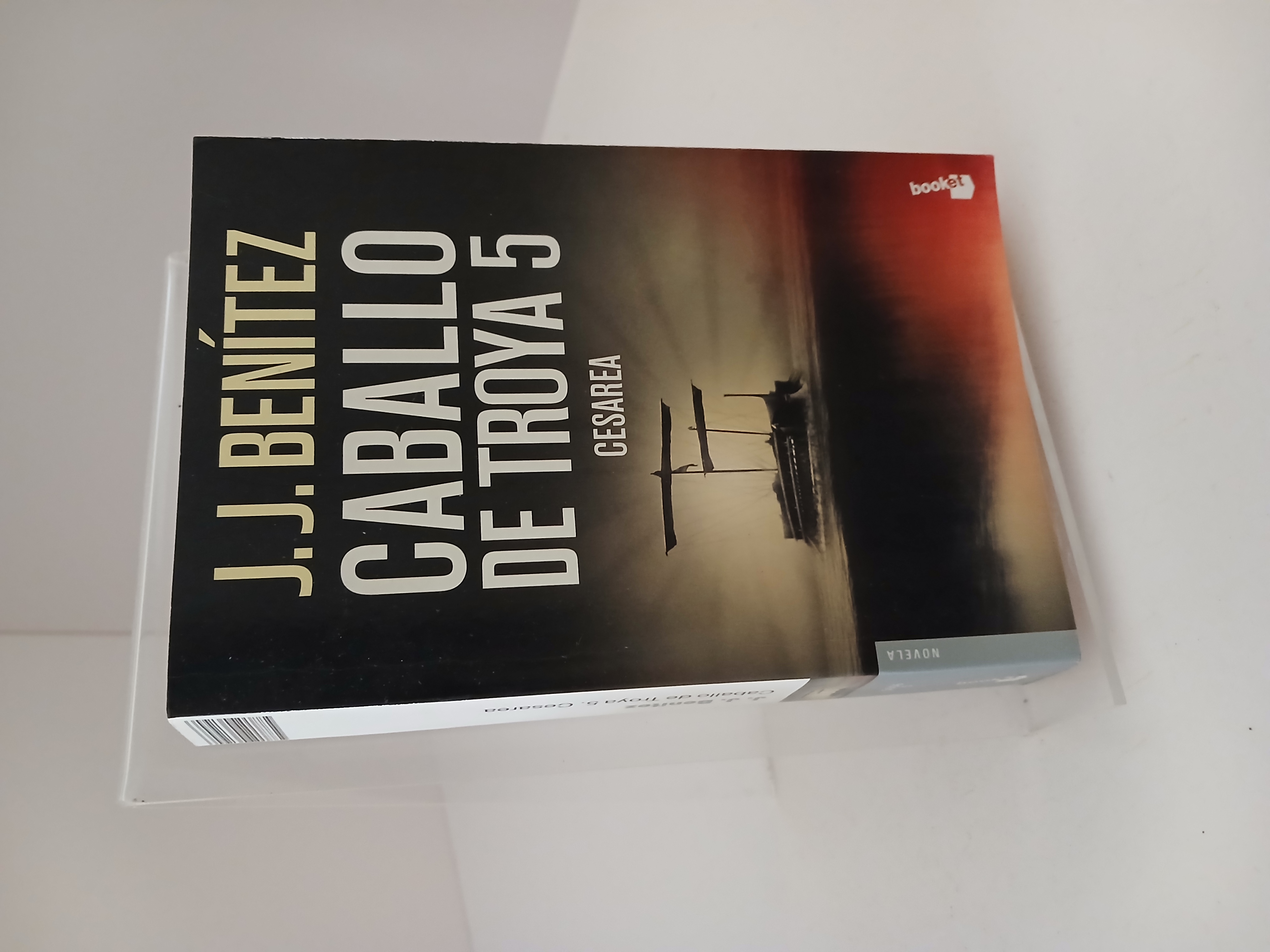 Portada de Cesarea caballo de Troya