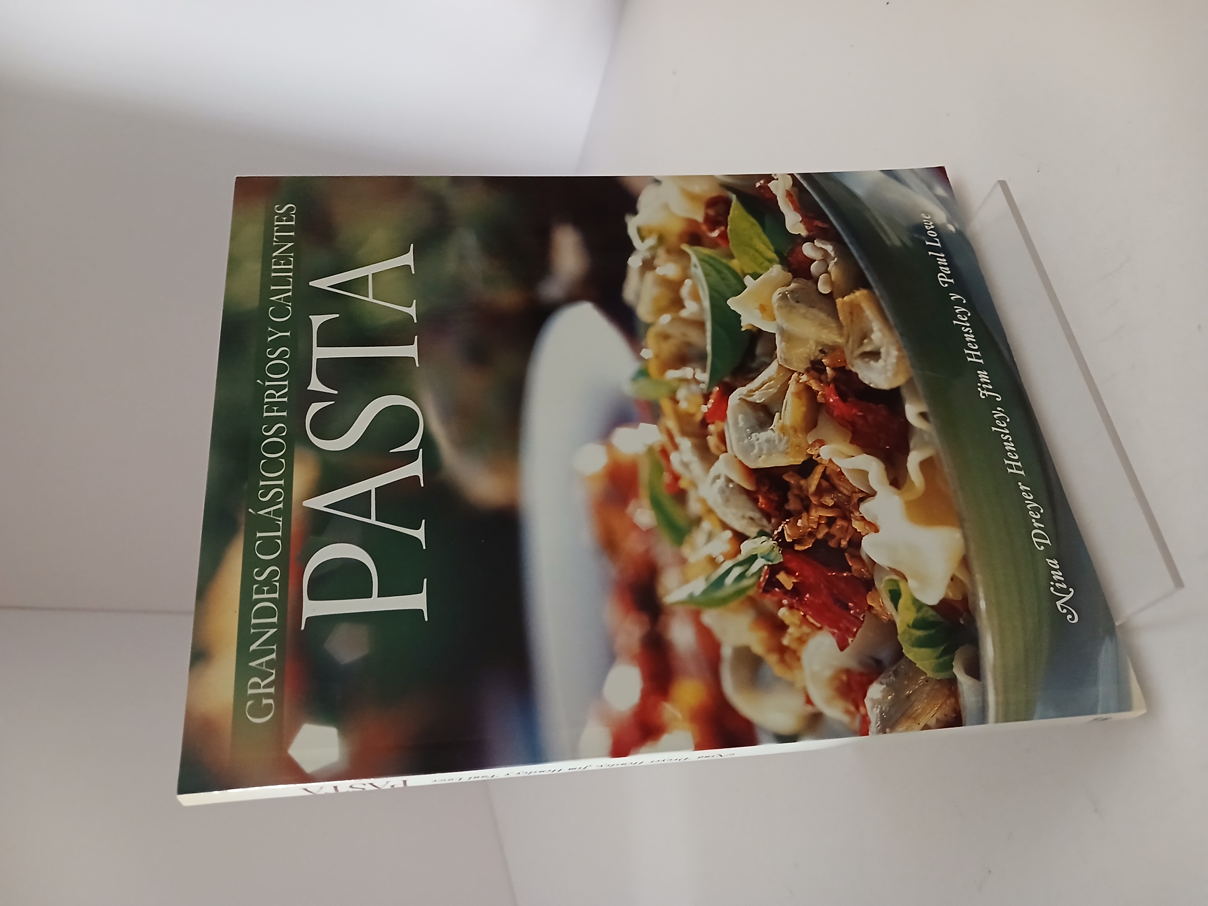 Portada de Pasta grandes clásicos fríos y calientes