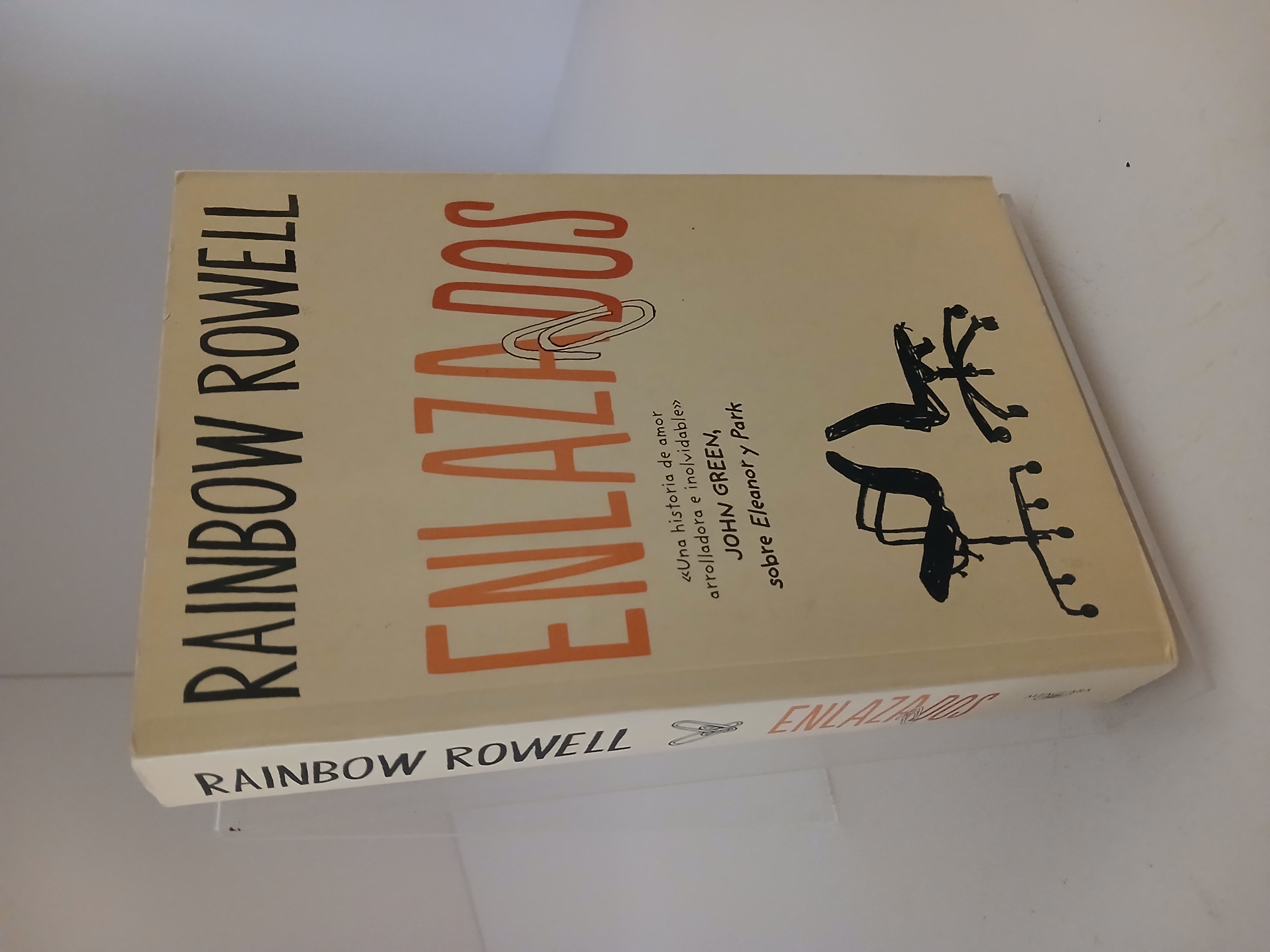 Portada de Enlazados / Attachments: a Novel