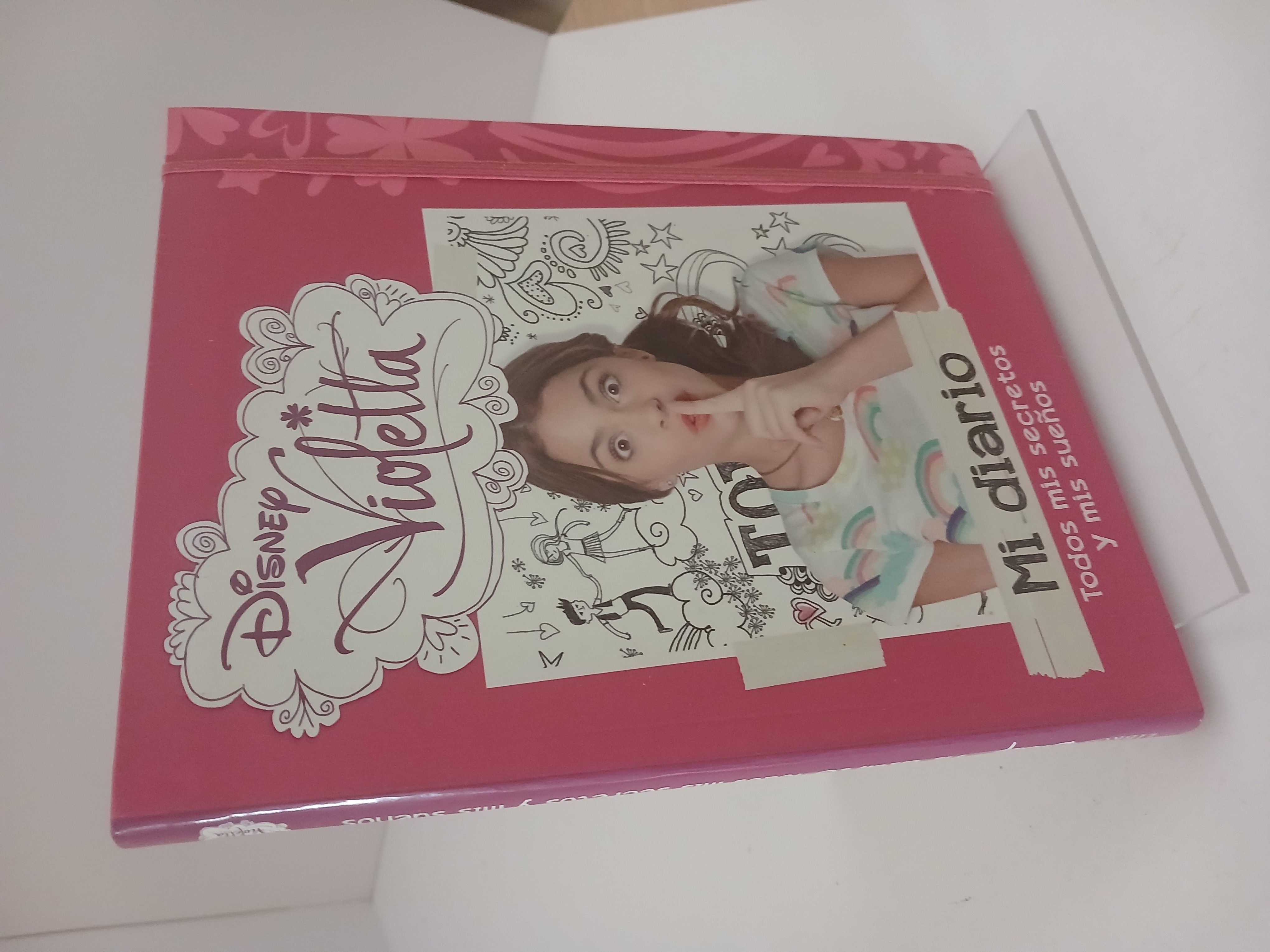 Portada de Violetta. Mi diario: Todos mis secretos y mis sueños