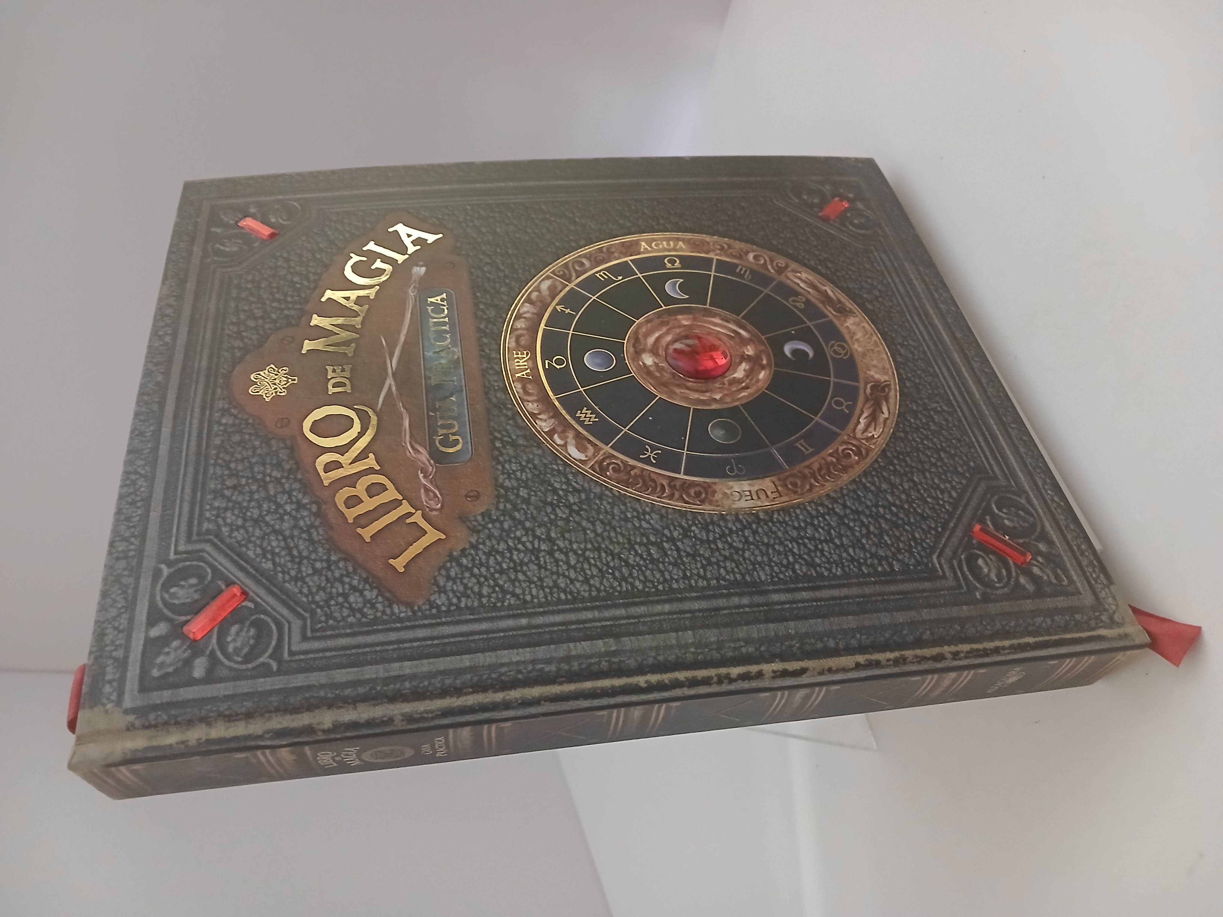 Libro de magia. Guía práctica
