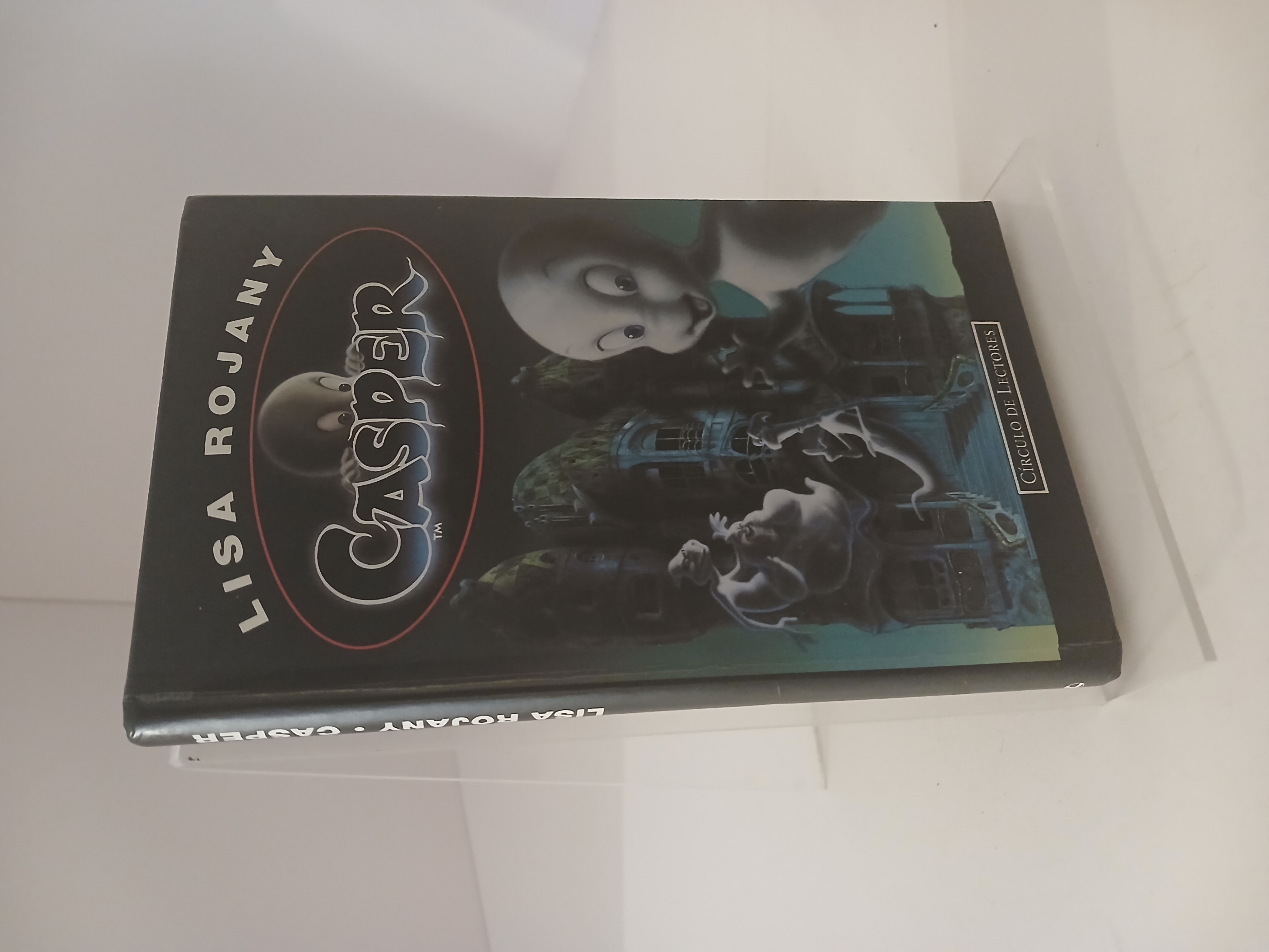 Portada de Casper basado en el guión original de Sherri Stoner y Deanna Oliver