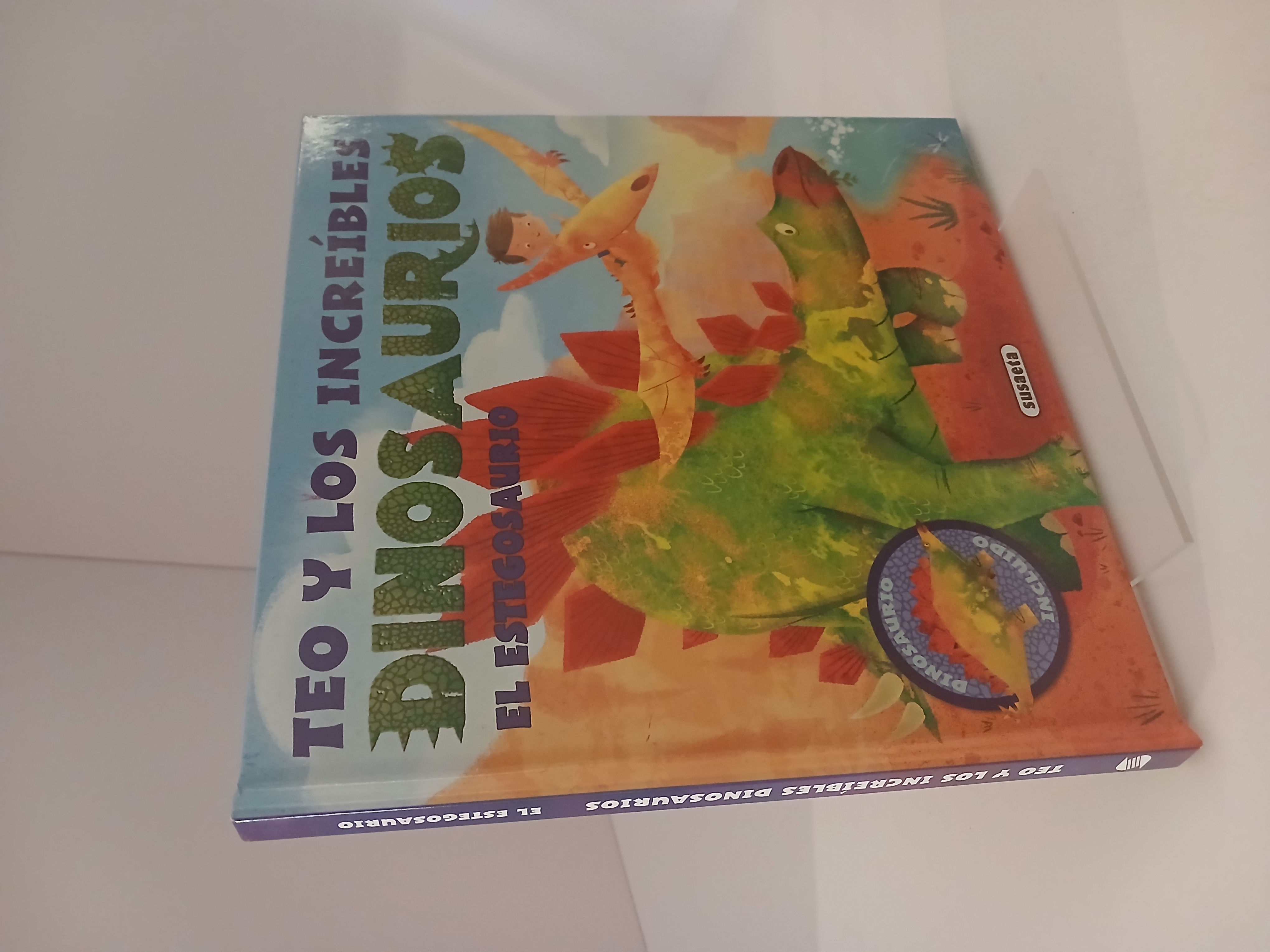Portada de Teo y los increíbles dinosaurios el estegosaurio